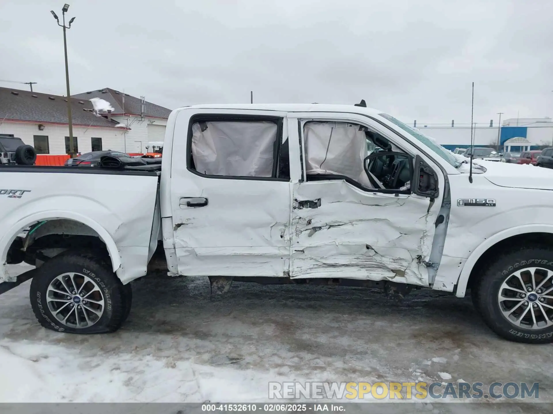 17 Photograph of a damaged car 1FTEW1EP0LFC55782 FORD F-150 2020