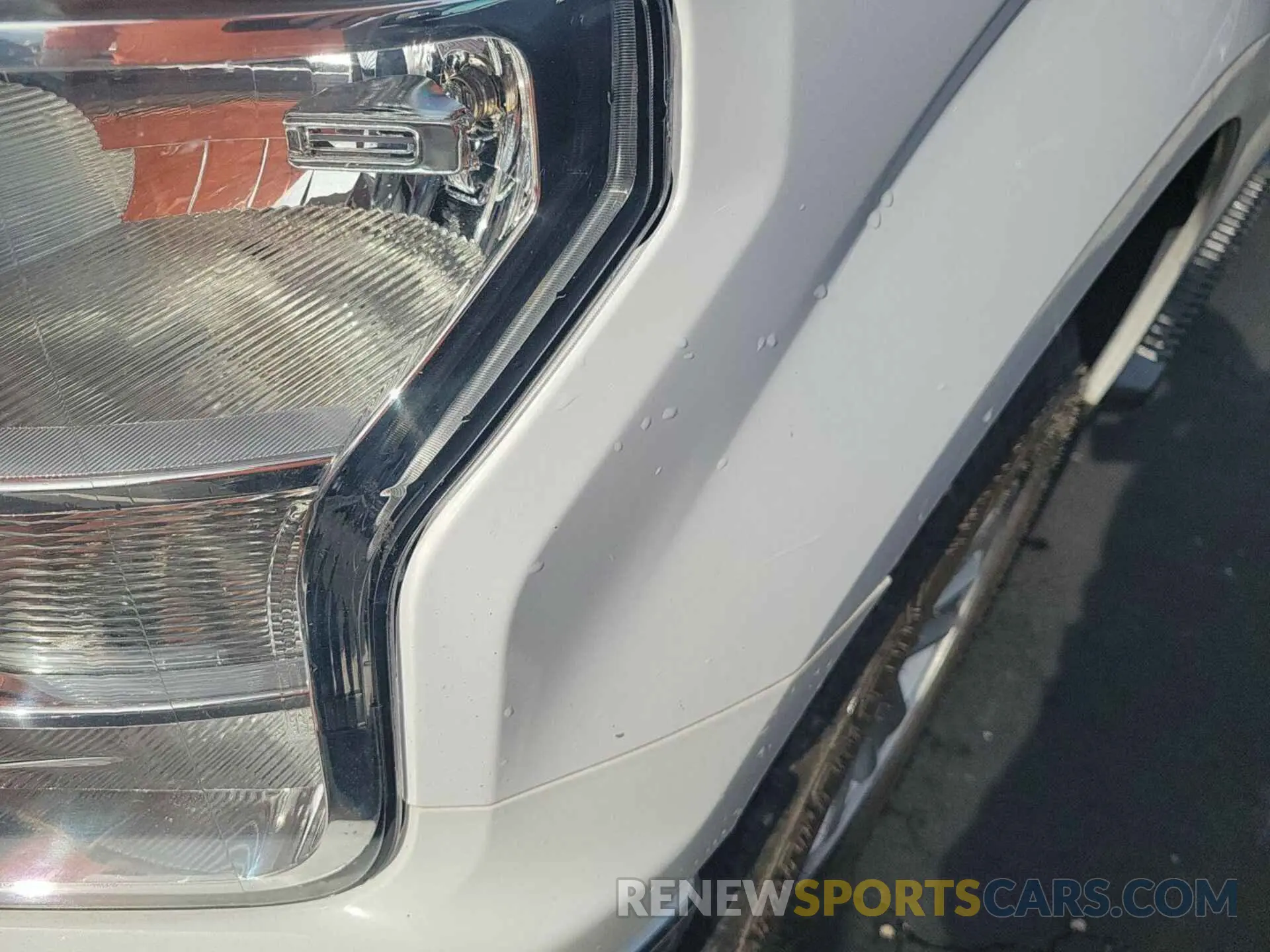 24 Photograph of a damaged car 1FTEW1EP3LKE44983 FORD F-150 2020