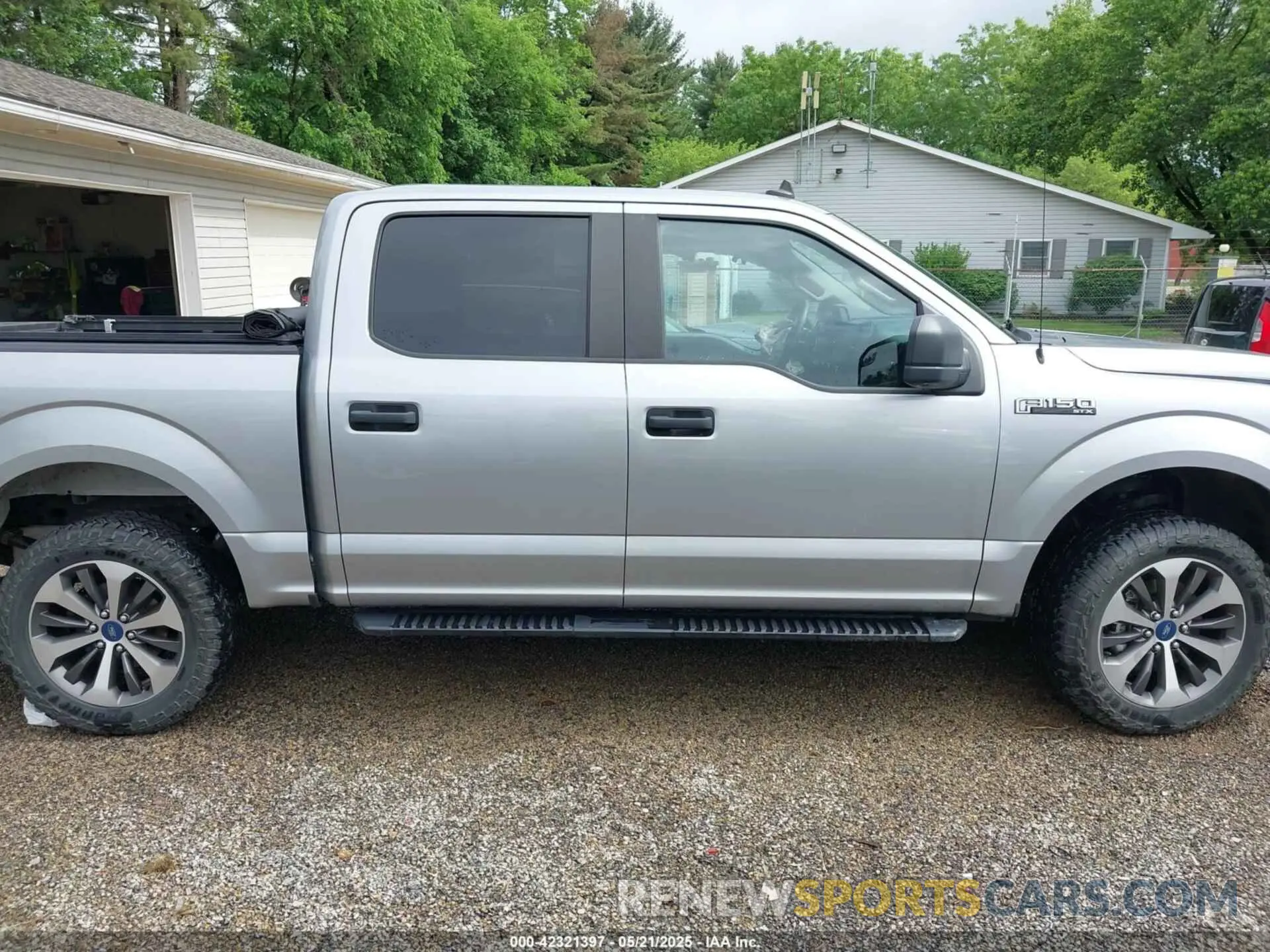13 Photograph of a damaged car 1FTEW1EP4LFA61305 FORD F-150 2020