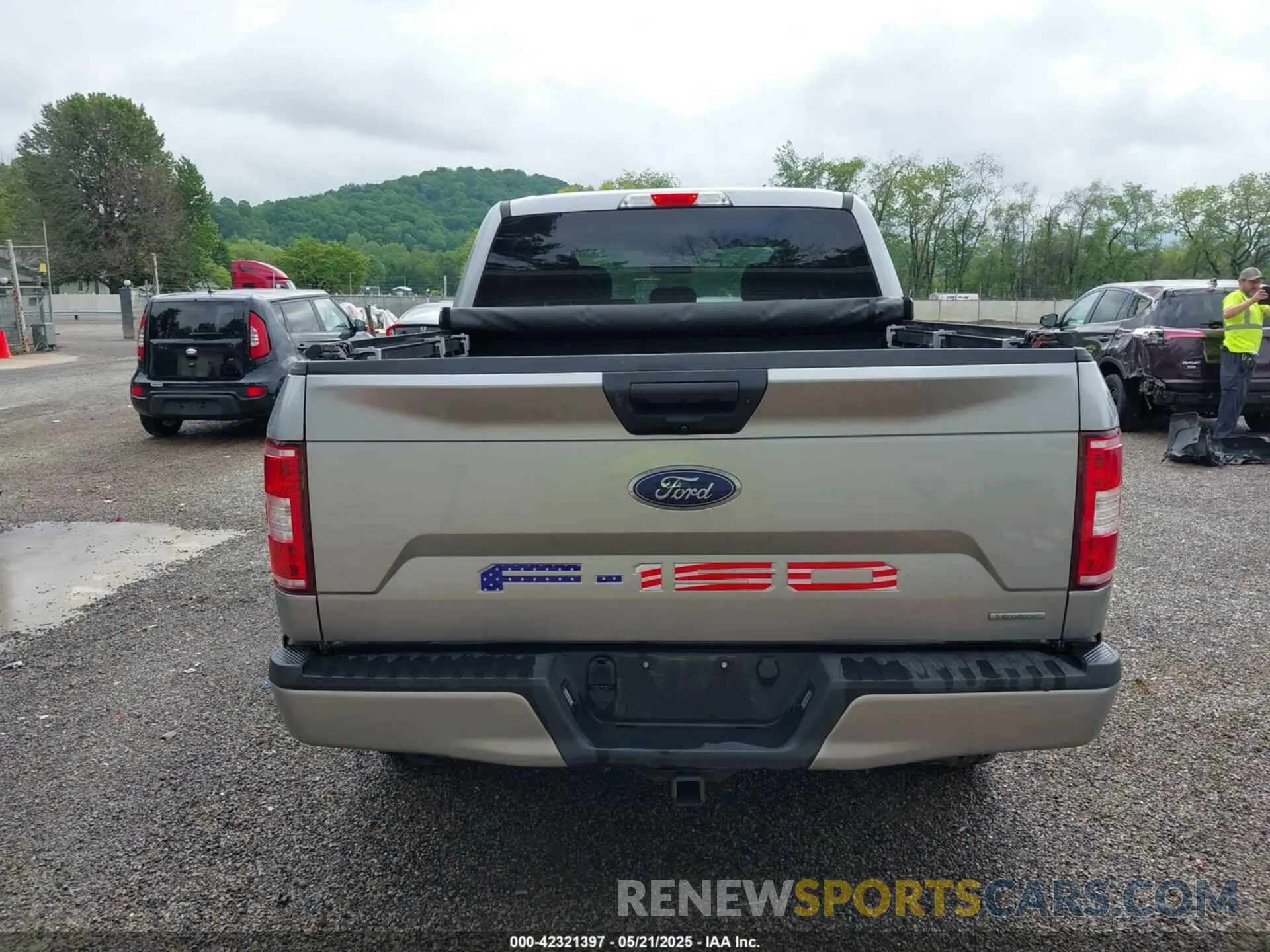 16 Photograph of a damaged car 1FTEW1EP4LFA61305 FORD F-150 2020