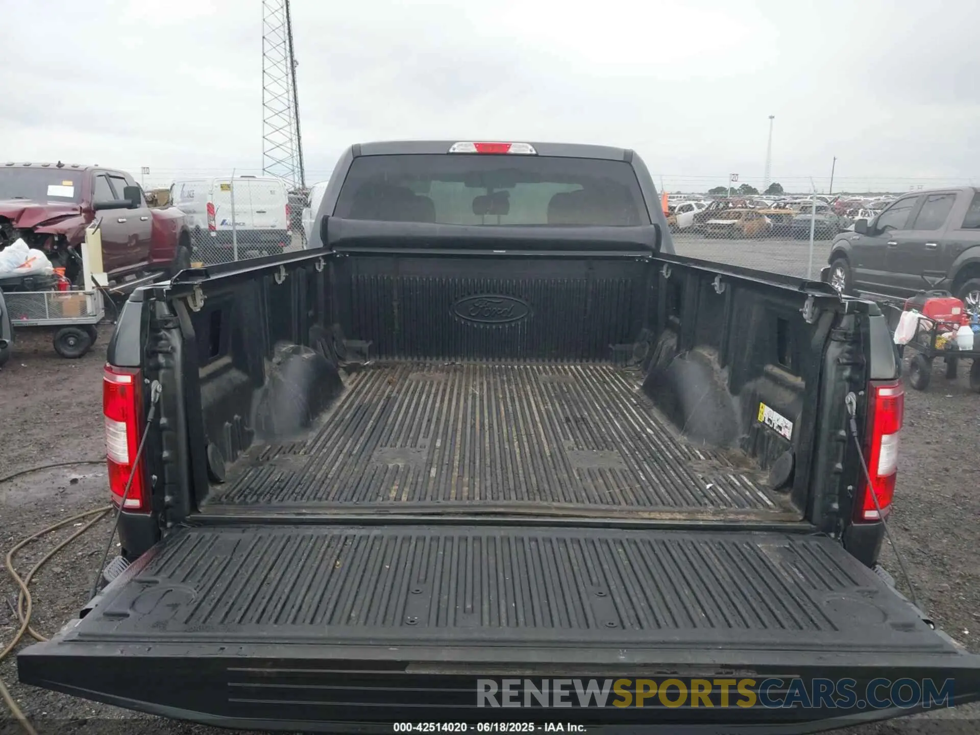 17 Photograph of a damaged car 1FTEX1CB2LKF44500 FORD F-150 2020