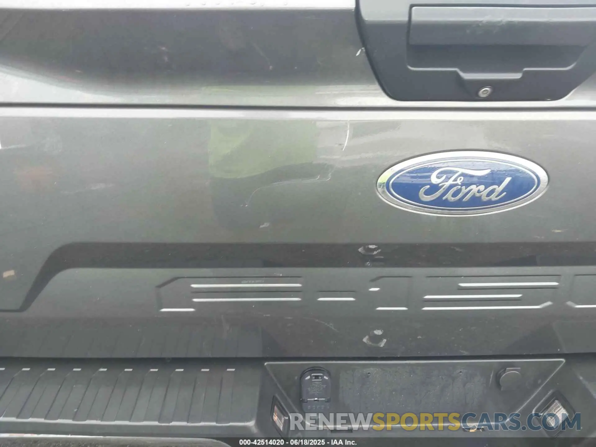 20 Photograph of a damaged car 1FTEX1CB2LKF44500 FORD F-150 2020