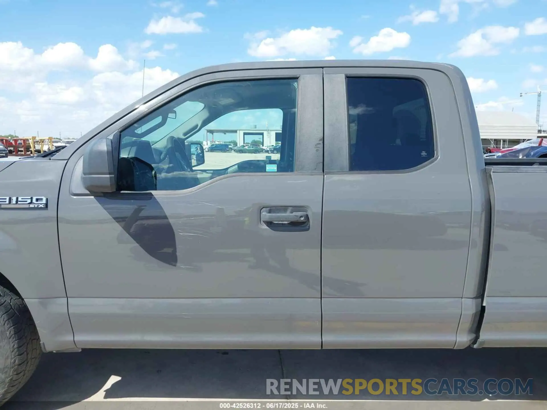 14 Photograph of a damaged car 1FTEX1CP4LFA18034 FORD F-150 2020