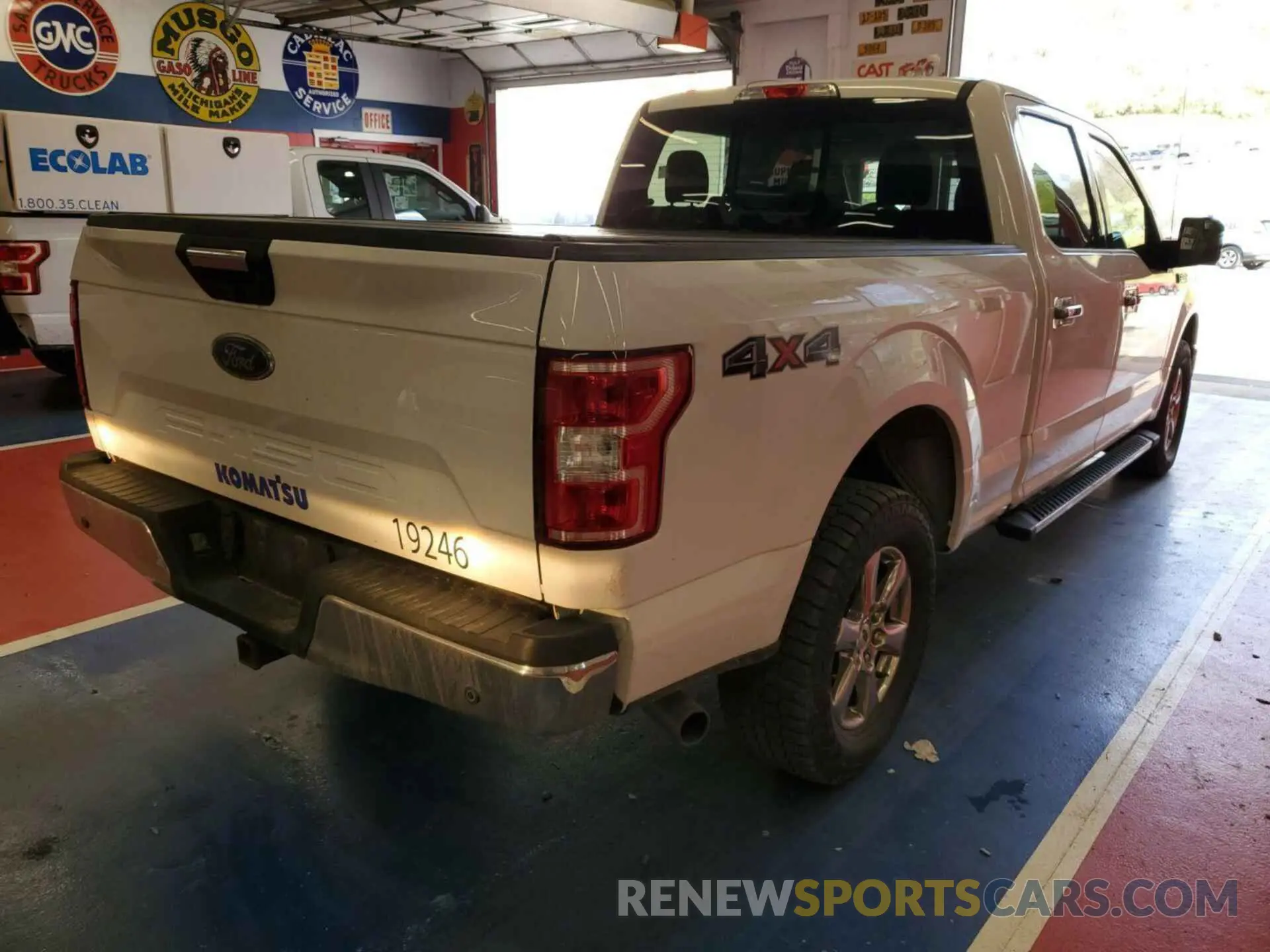 18 Photograph of a damaged car 1FTFW1E42LFA32850 FORD F-150 2020