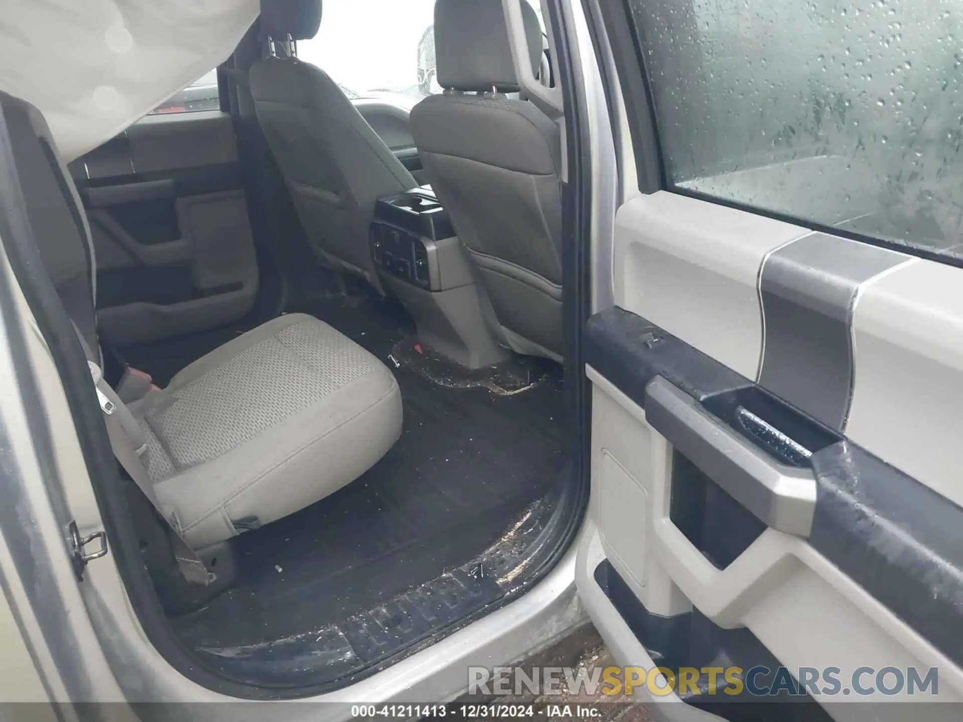 8 Photograph of a damaged car 1FTFW1E46LFB29226 FORD F-150 2020