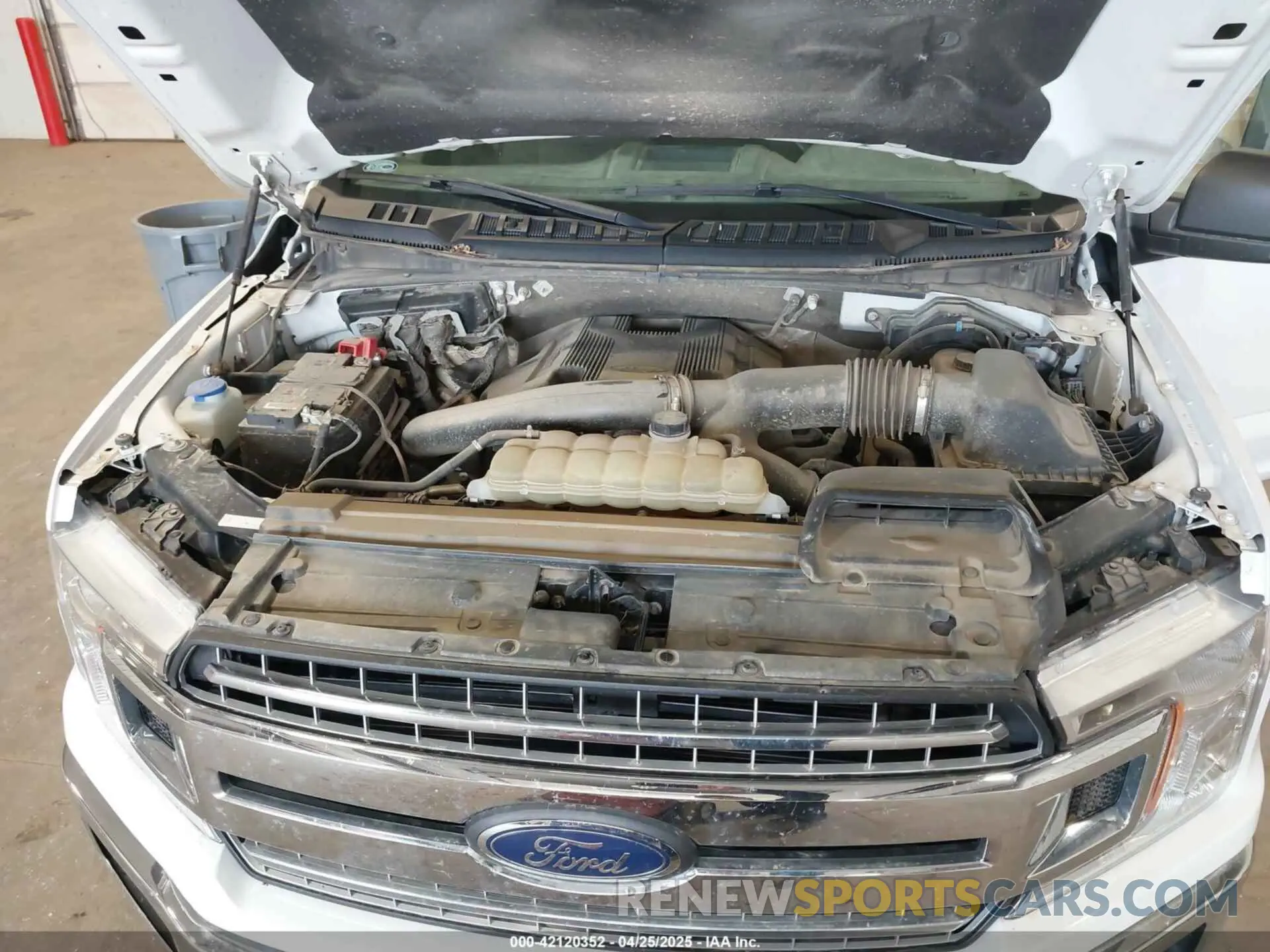 10 Photograph of a damaged car 1FTFW1E46LKE38752 FORD F-150 2020