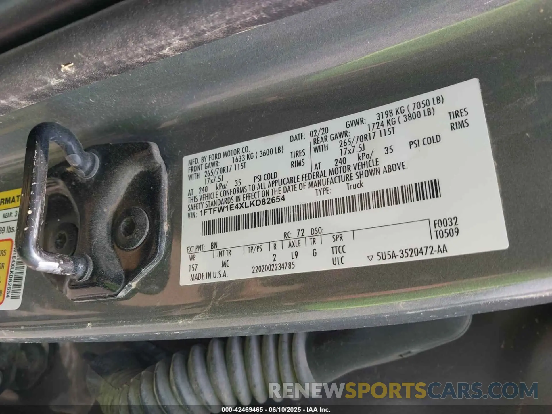9 Photograph of a damaged car 1FTFW1E4XLKD82654 FORD F-150 2020