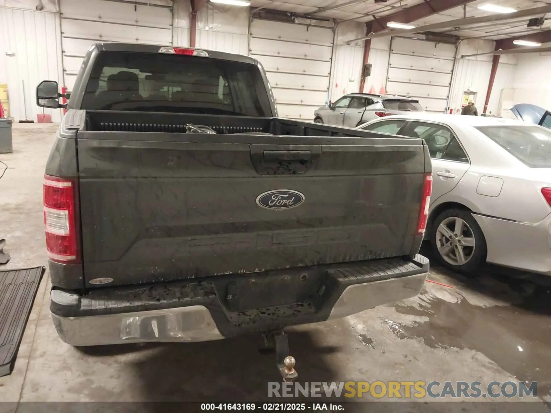 17 Photograph of a damaged car 1FTFW1E52LKE98536 FORD F-150 2020