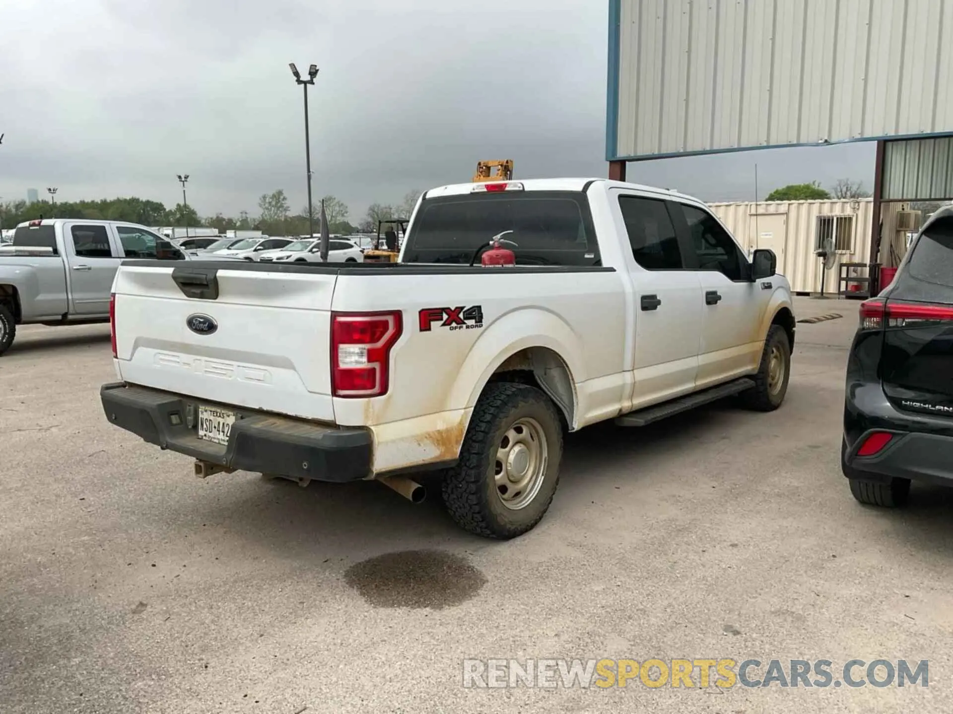 26 Photograph of a damaged car 1FTFW1E54LKD80018 FORD F-150 2020