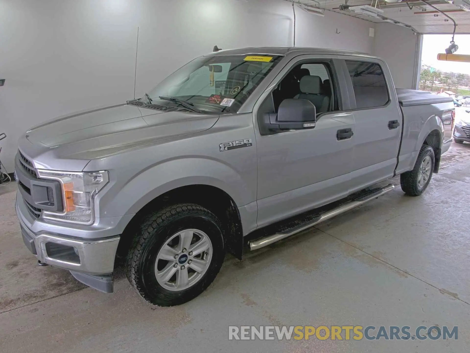 18 Photograph of a damaged car 1FTFW1E58LFC10396 FORD F-150 2020