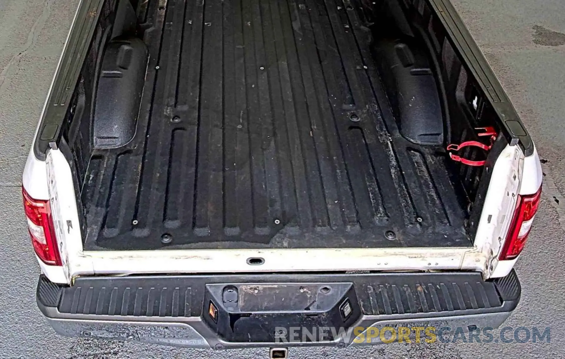 6 Photograph of a damaged car 1FTFX1E47LKD53321 FORD F-150 2020