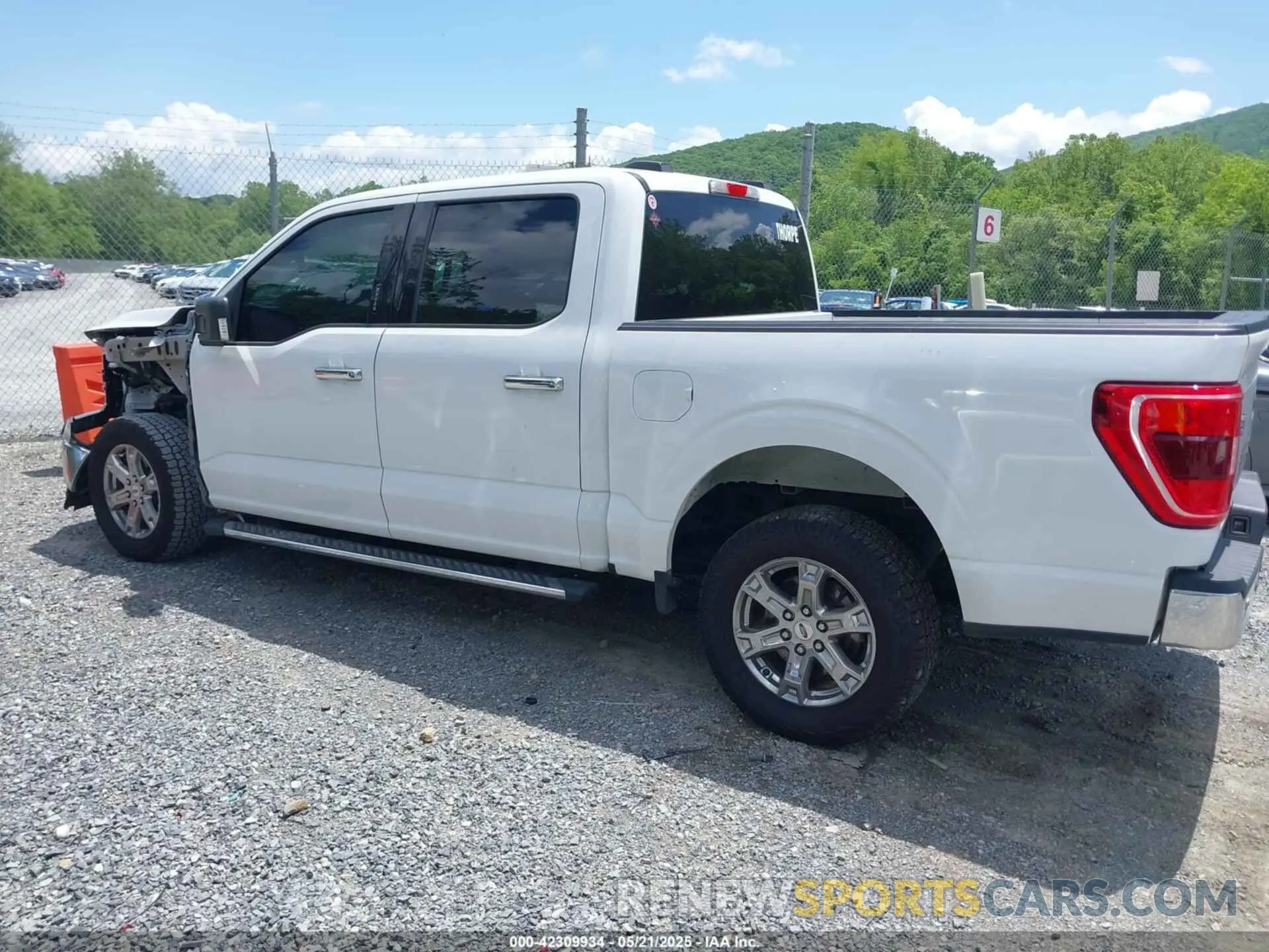 14 Photograph of a damaged car 1FTEW1C52MFB80117 FORD F-150 2021