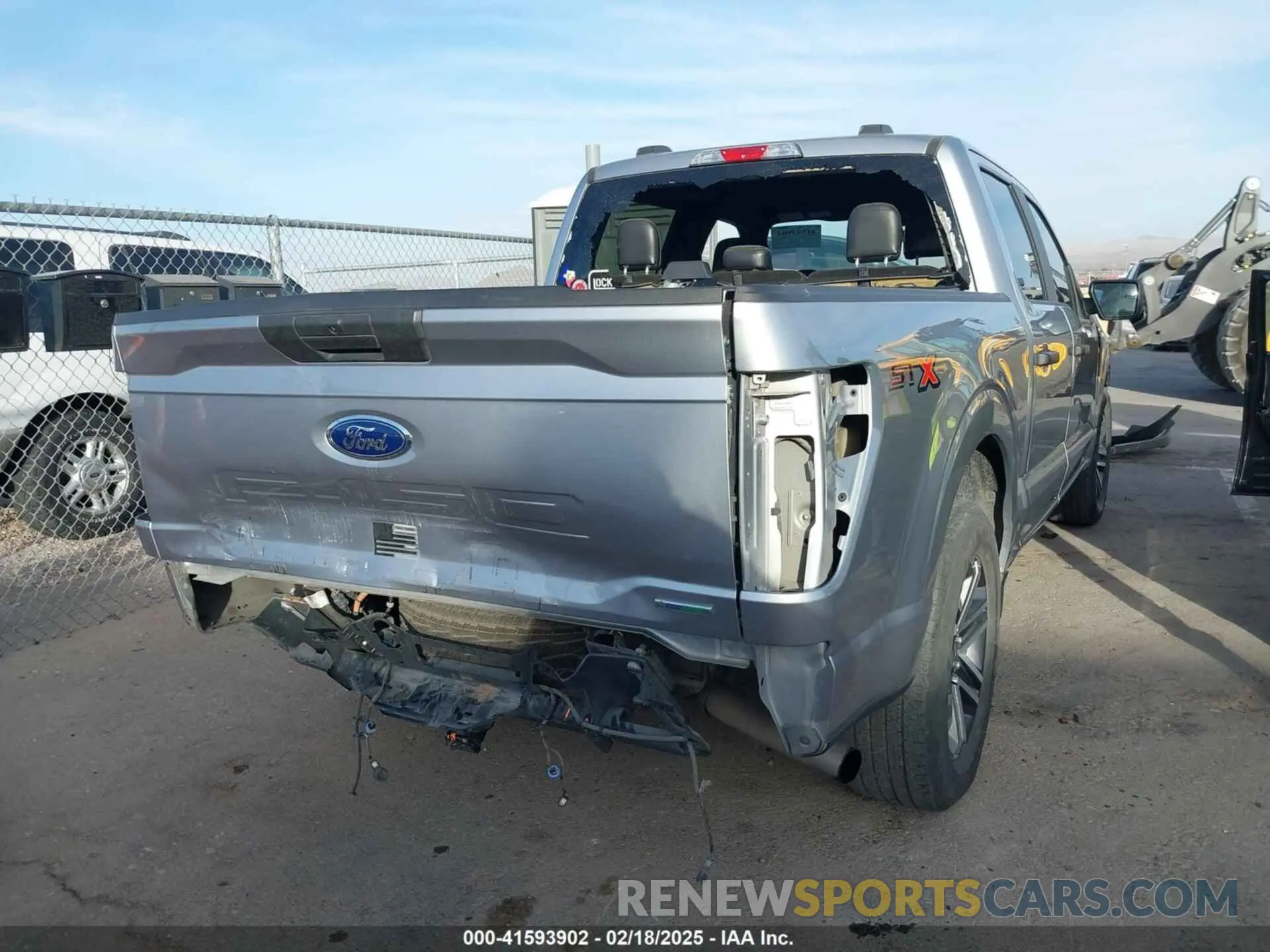 17 Photograph of a damaged car 1FTEW1CP1MFA69303 FORD F-150 2021