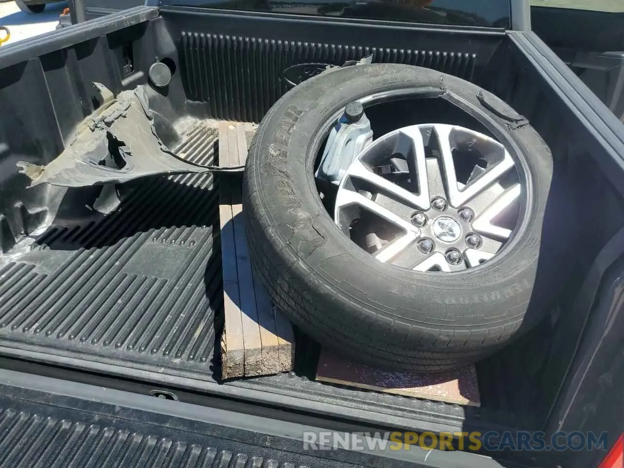 14 Photograph of a damaged car 1FTEW1CP6MFB40673 FORD F-150 2021