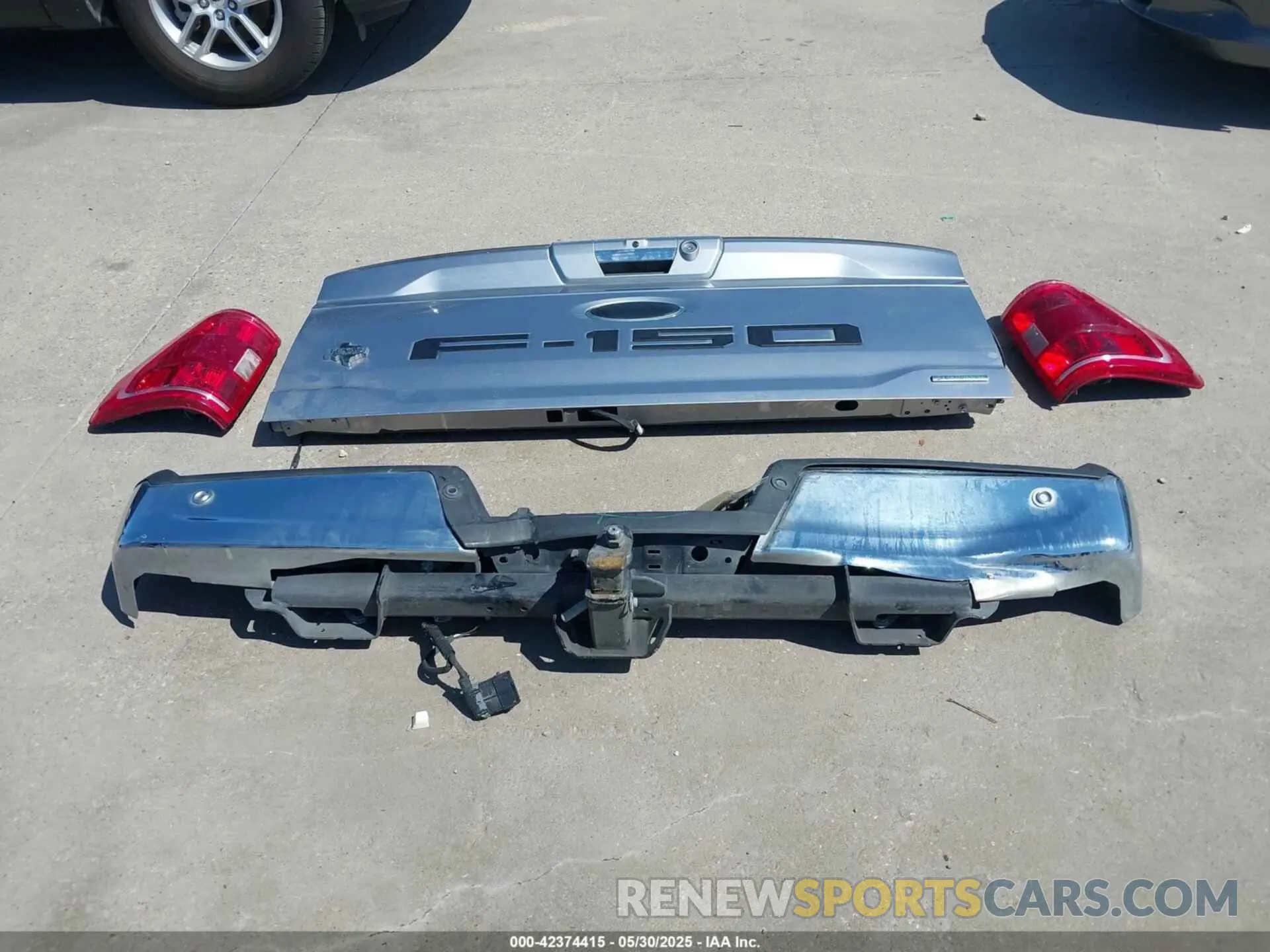 12 Photograph of a damaged car 1FTEW1CPXMFD00876 FORD F-150 2021