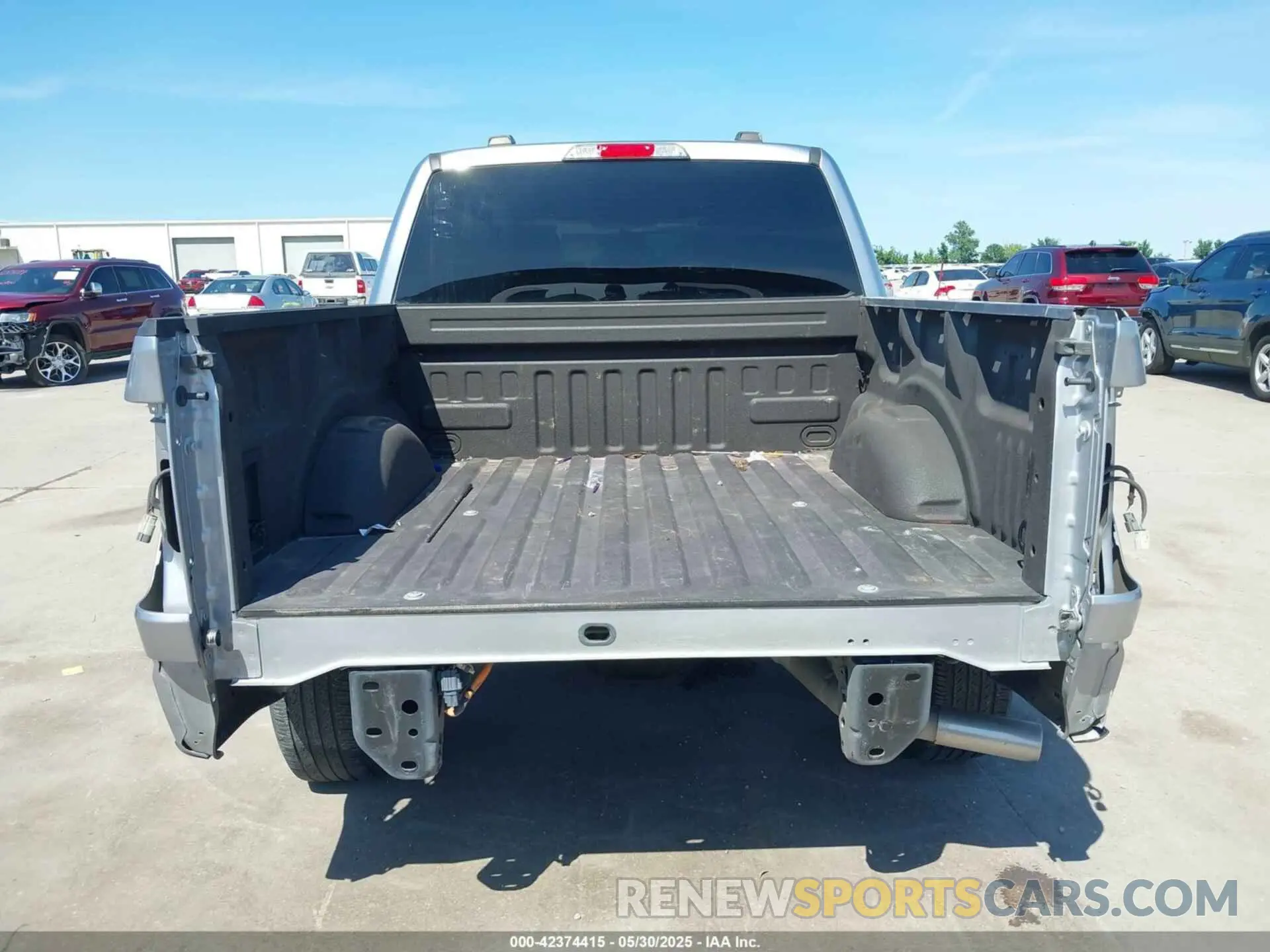 17 Photograph of a damaged car 1FTEW1CPXMFD00876 FORD F-150 2021
