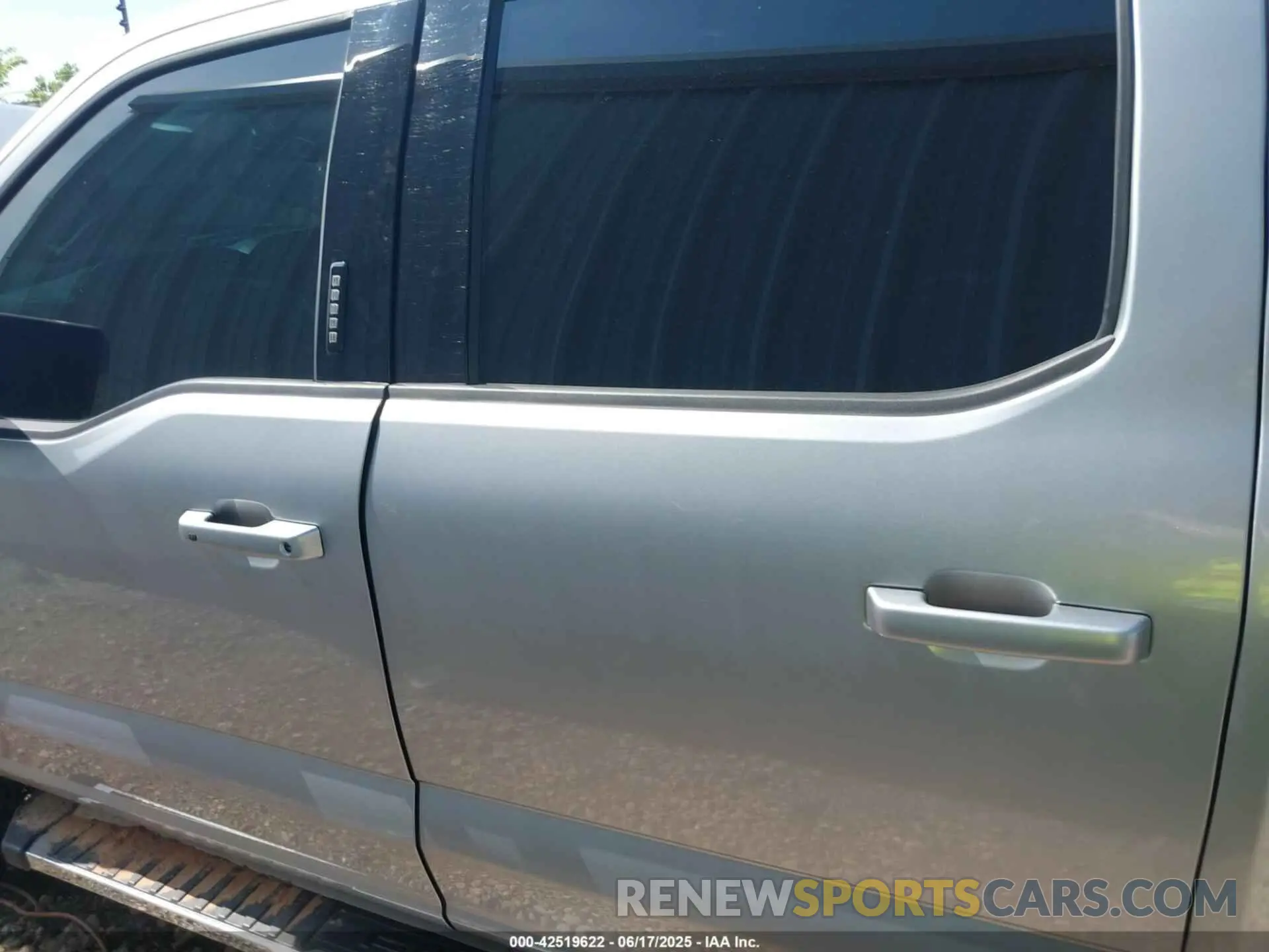 14 Photograph of a damaged car 1FTEW1EP4MFA28838 FORD F-150 2021