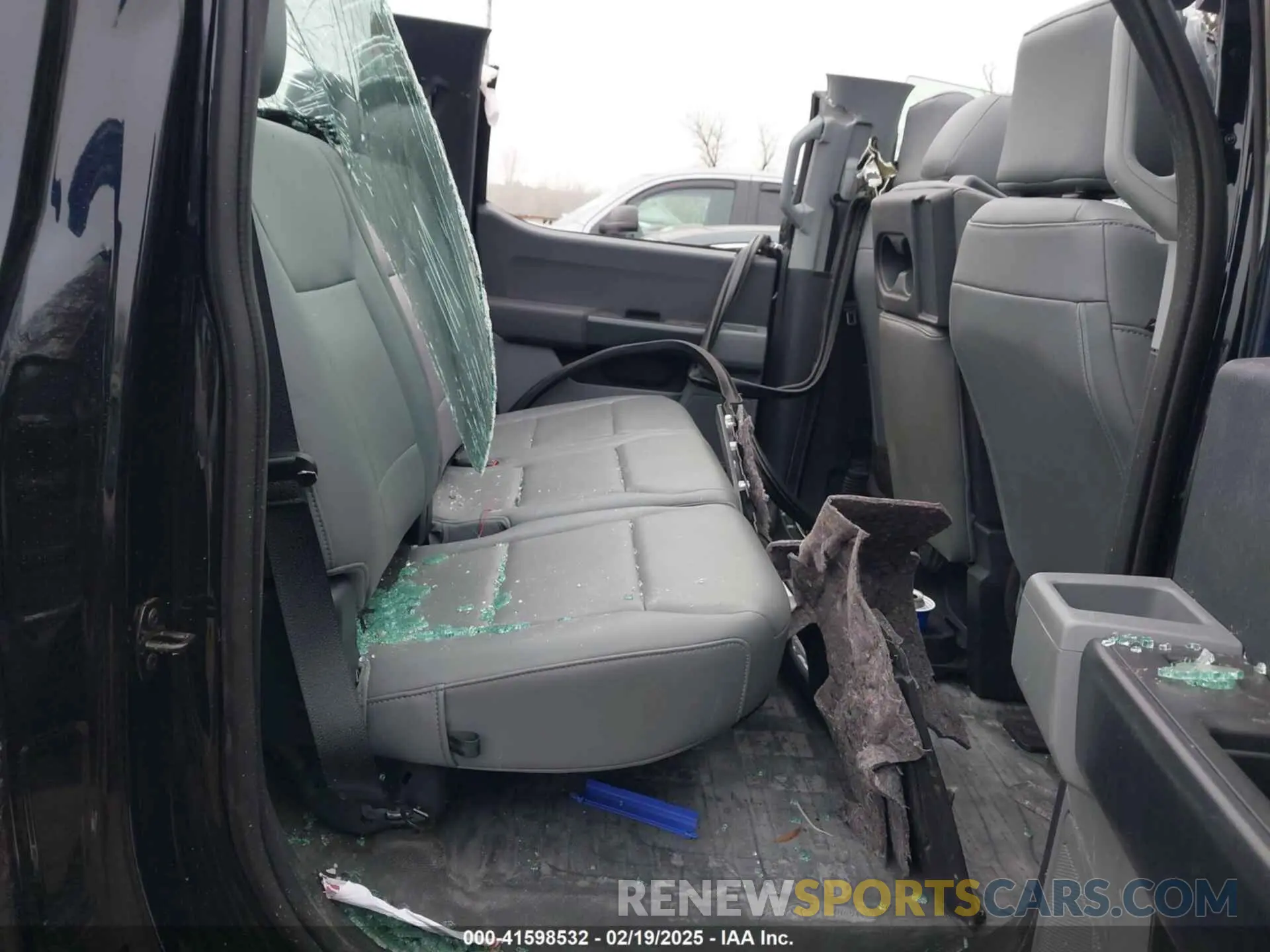 8 Photograph of a damaged car 1FTEW1EP6MFB59561 FORD F-150 2021