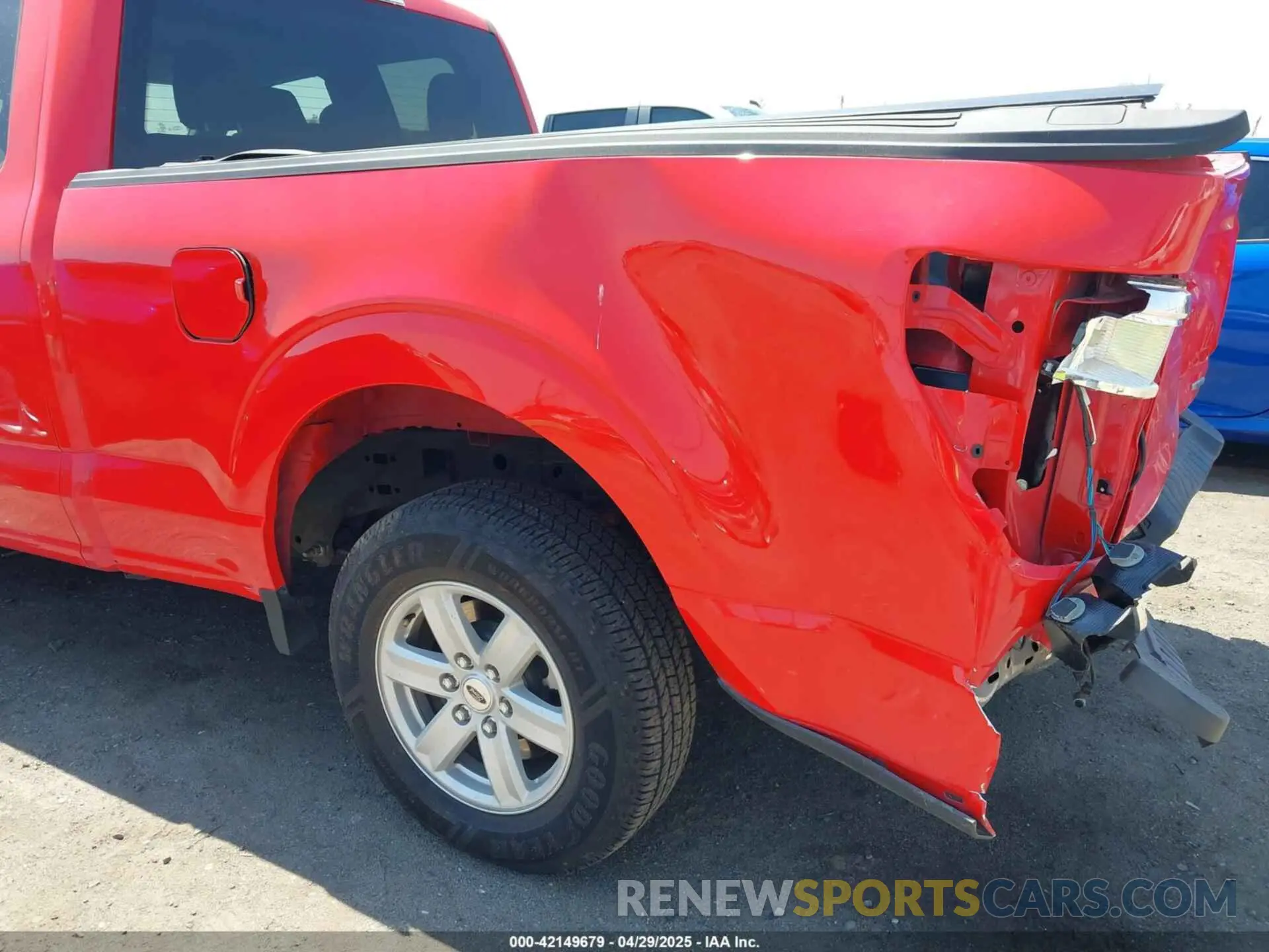 17 Photograph of a damaged car 1FTEX1C82MKE57427 FORD F-150 2021