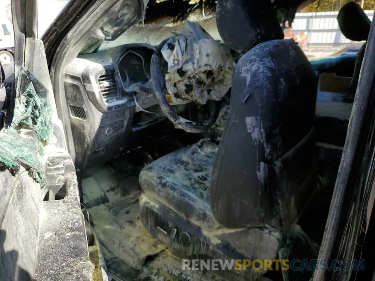 8 Photograph of a damaged car 1FTFW1E50MKD70877 FORD F-150 2021