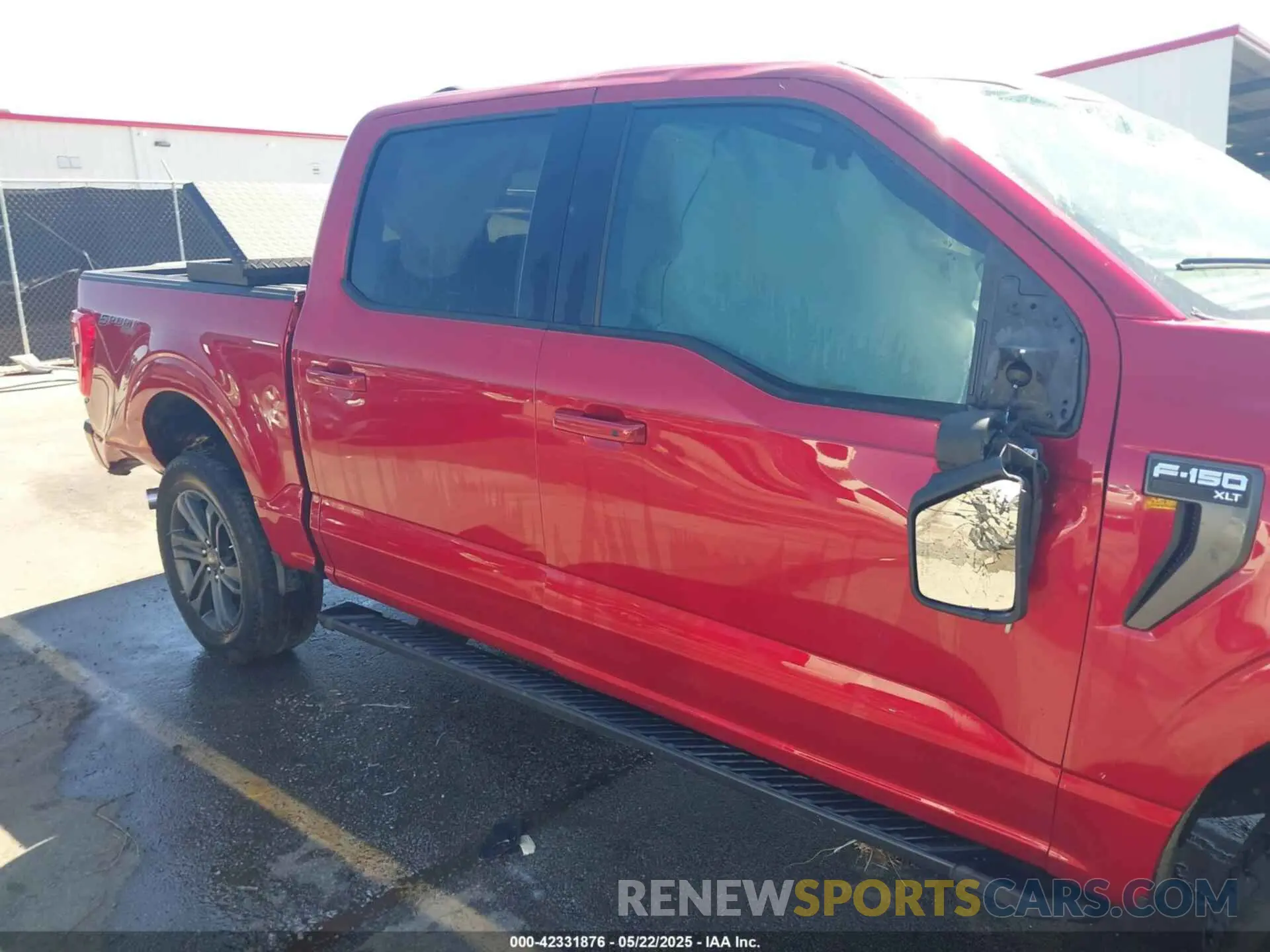 11 Photograph of a damaged car 1FTFW1E51MFA01972 FORD F-150 2021