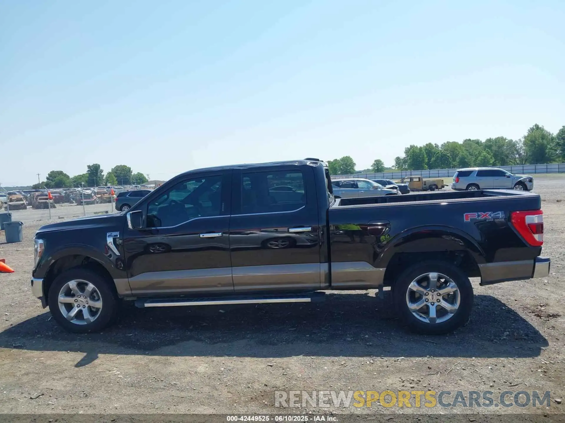 14 Photograph of a damaged car 1FTFW1E52MFC60891 FORD F-150 2021