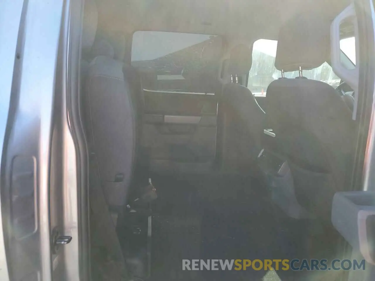 10 Photograph of a damaged car 1FTFW1E55MFC65325 FORD F-150 2021