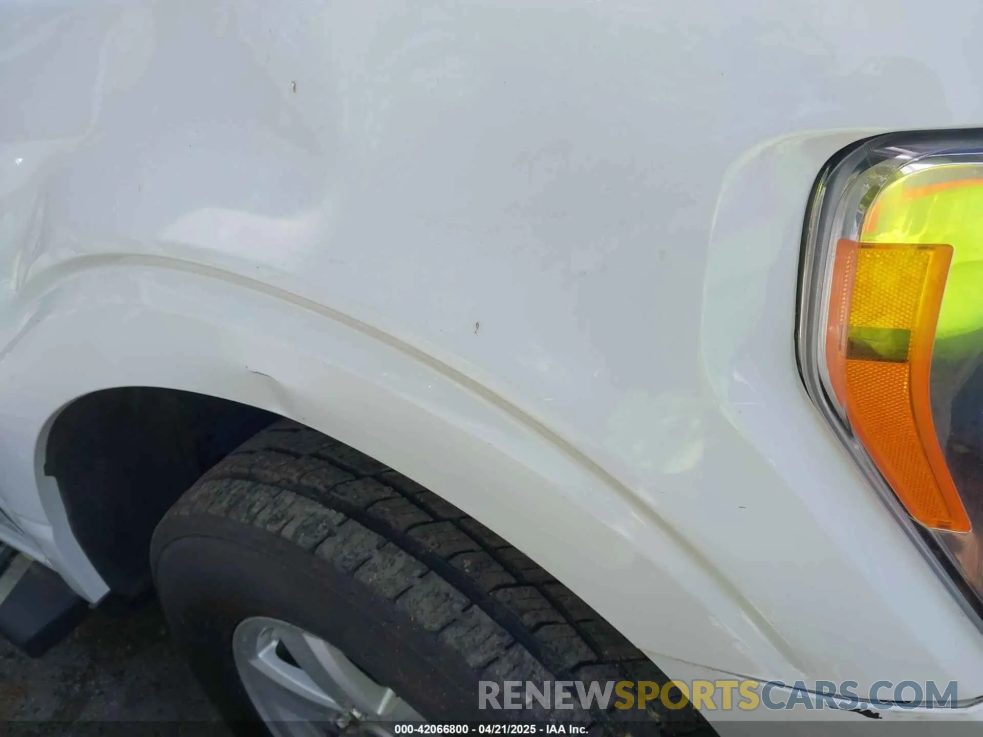 18 Photograph of a damaged car 1FTFW1E56MFB96239 FORD F-150 2021