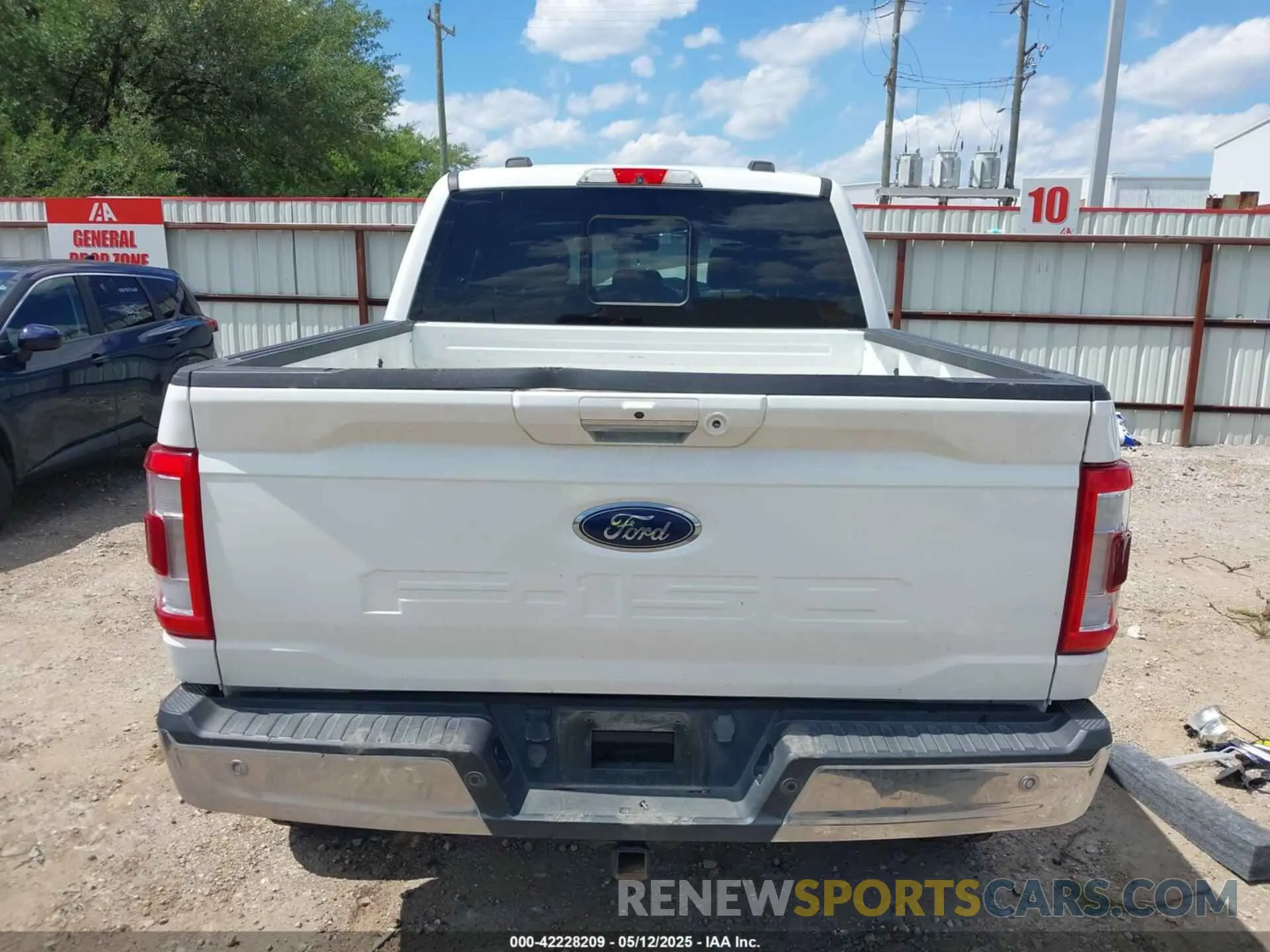 17 Photograph of a damaged car 1FTFW1E56MFC46248 FORD F-150 2021