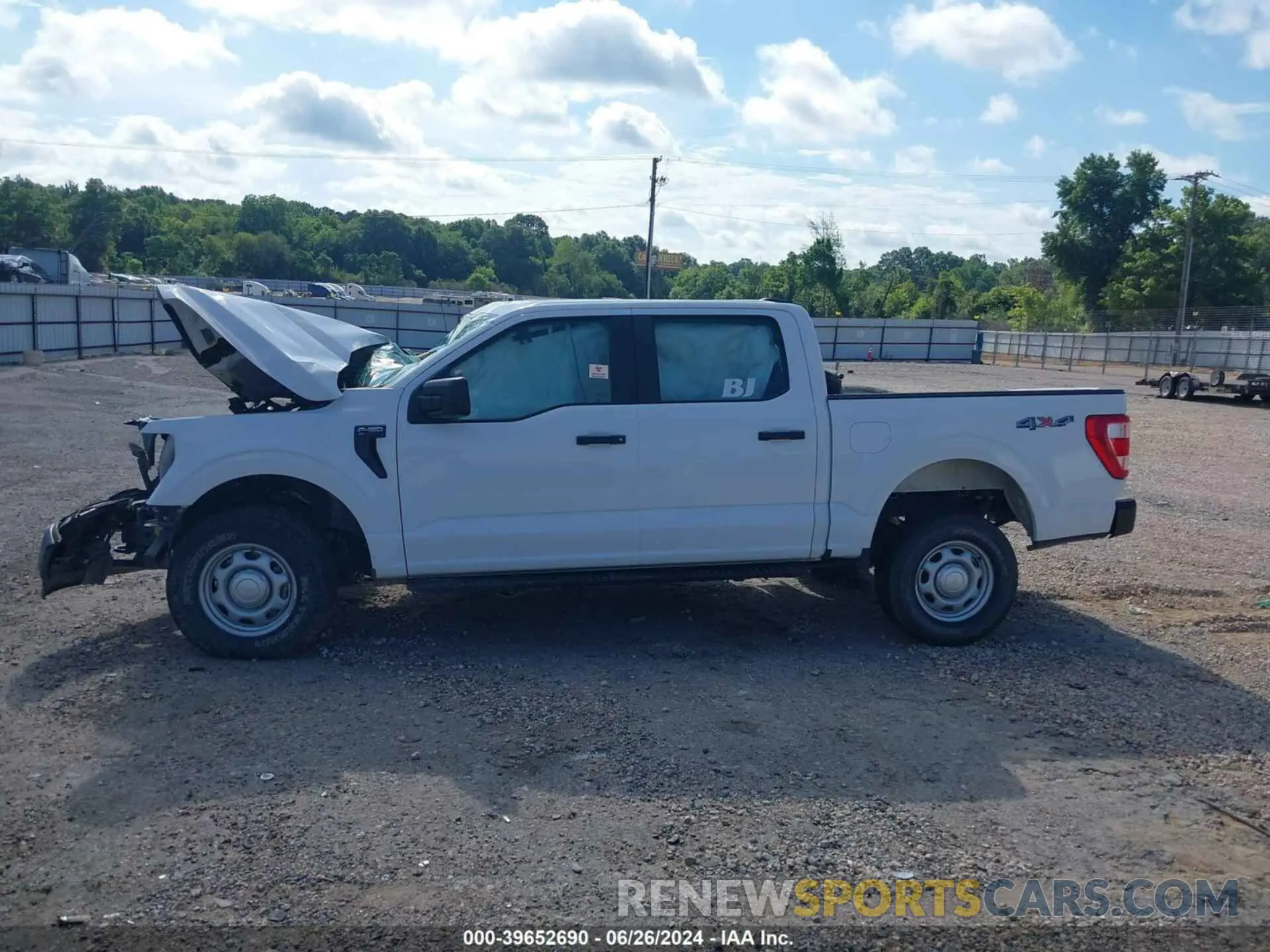 16 Photograph of a damaged car 1FTFW1E56MKF00161 FORD F-150 2021