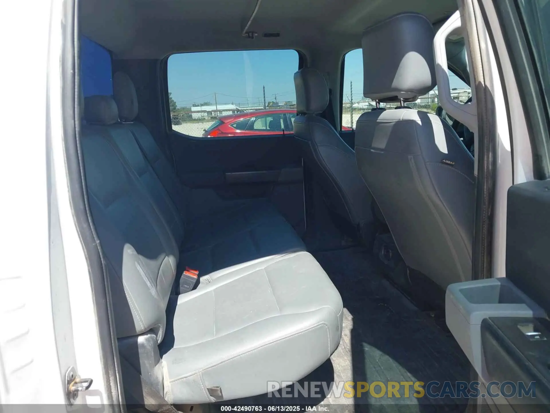 8 Photograph of a damaged car 1FTFW1E57MFA90348 FORD F-150 2021