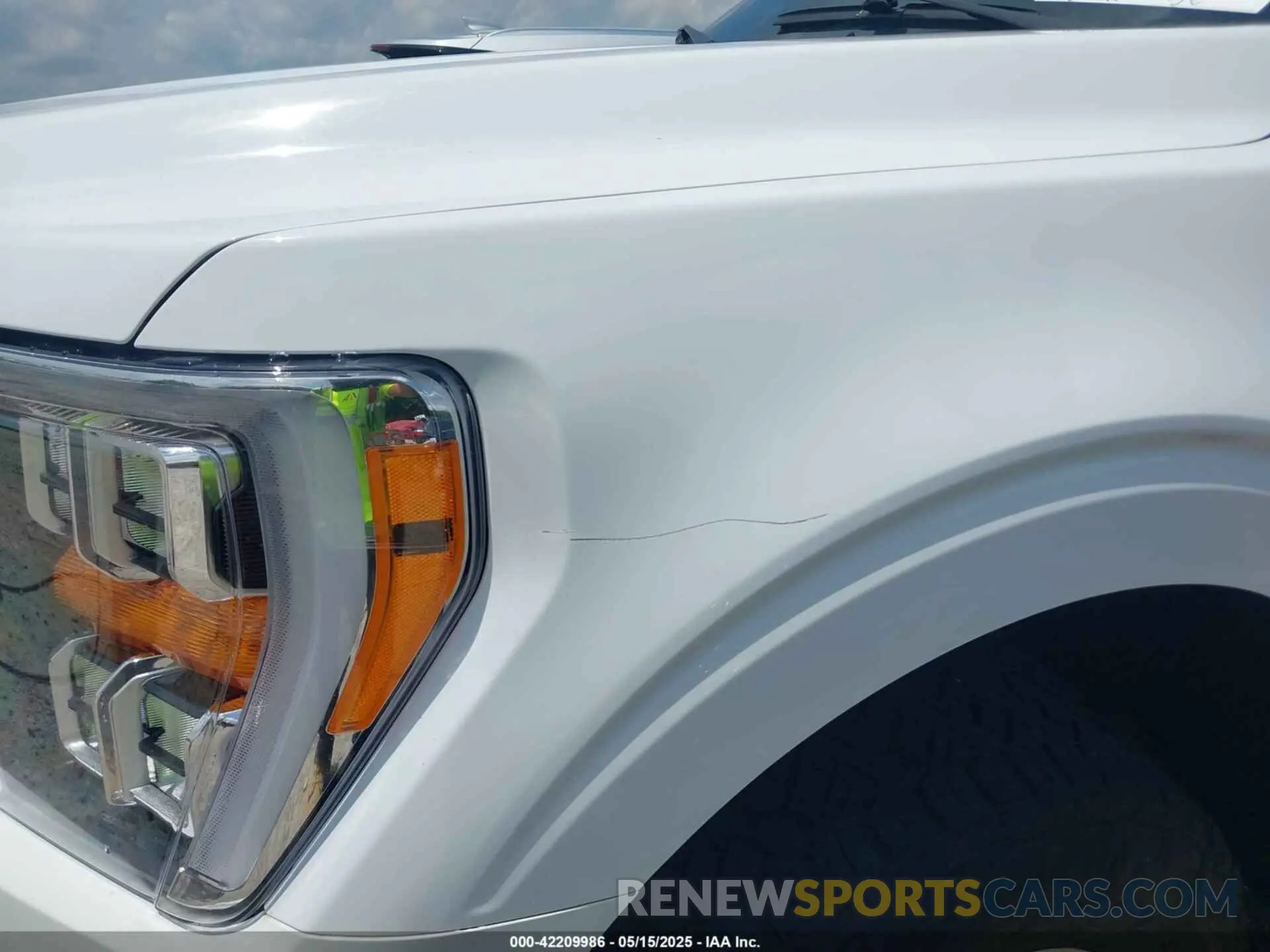 17 Photograph of a damaged car 1FTFW1E58MKD70559 FORD F-150 2021