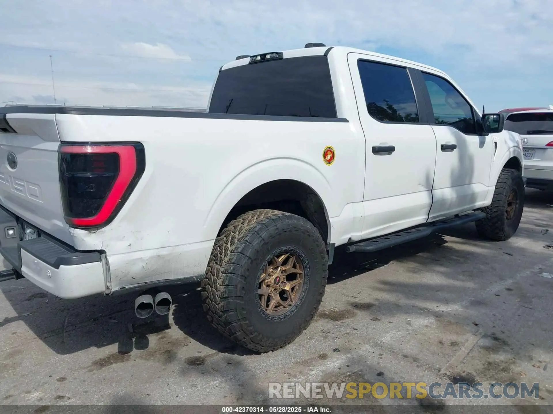 4 Photograph of a damaged car 1FTFW1E59MFA77598 FORD F-150 2021