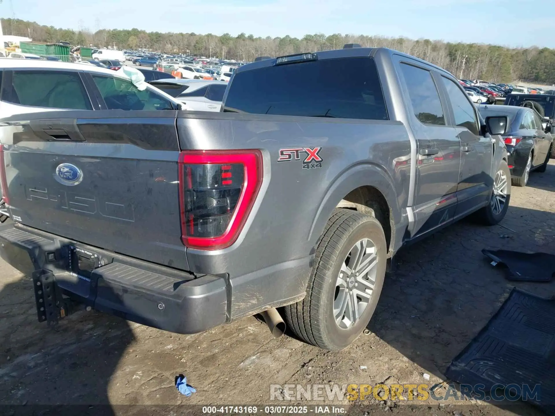 4 Photograph of a damaged car 1FTFW1E59MFB68029 FORD F-150 2021
