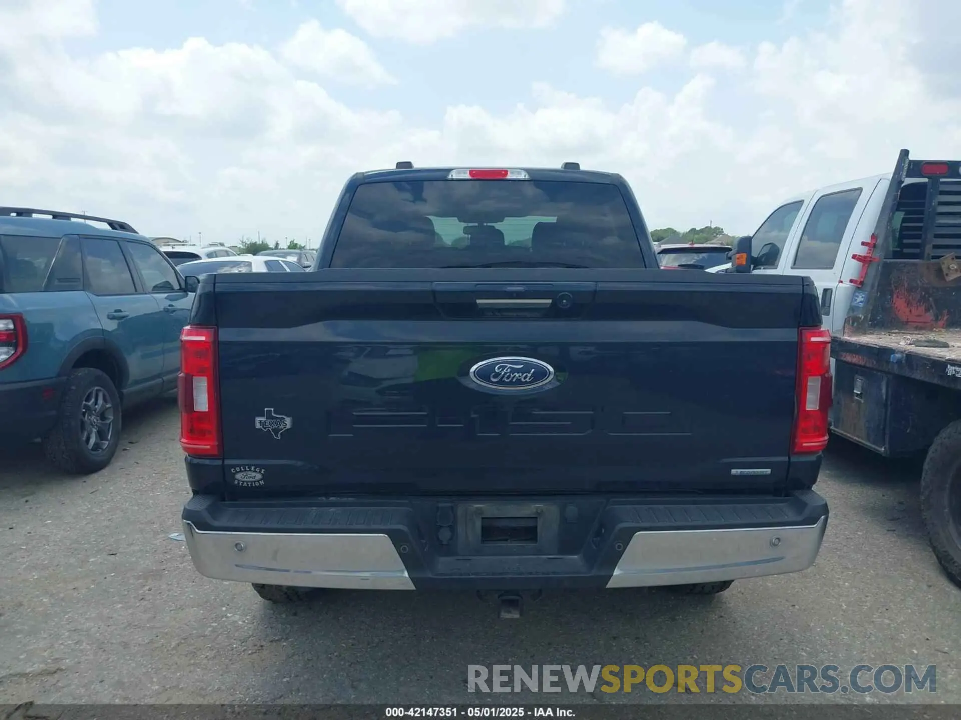 16 Photograph of a damaged car 1FTFW1E80MFC05379 FORD F-150 2021