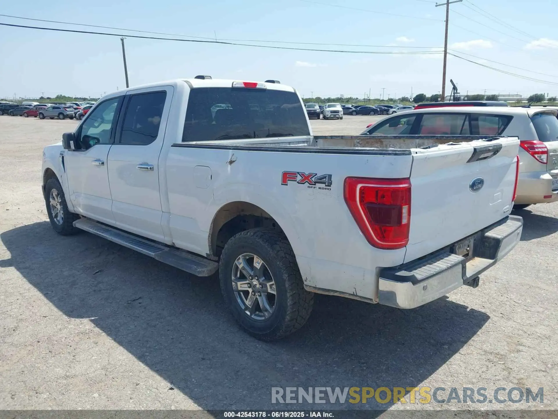 3 Photograph of a damaged car 1FTFW1E80MFC72662 FORD F-150 2021