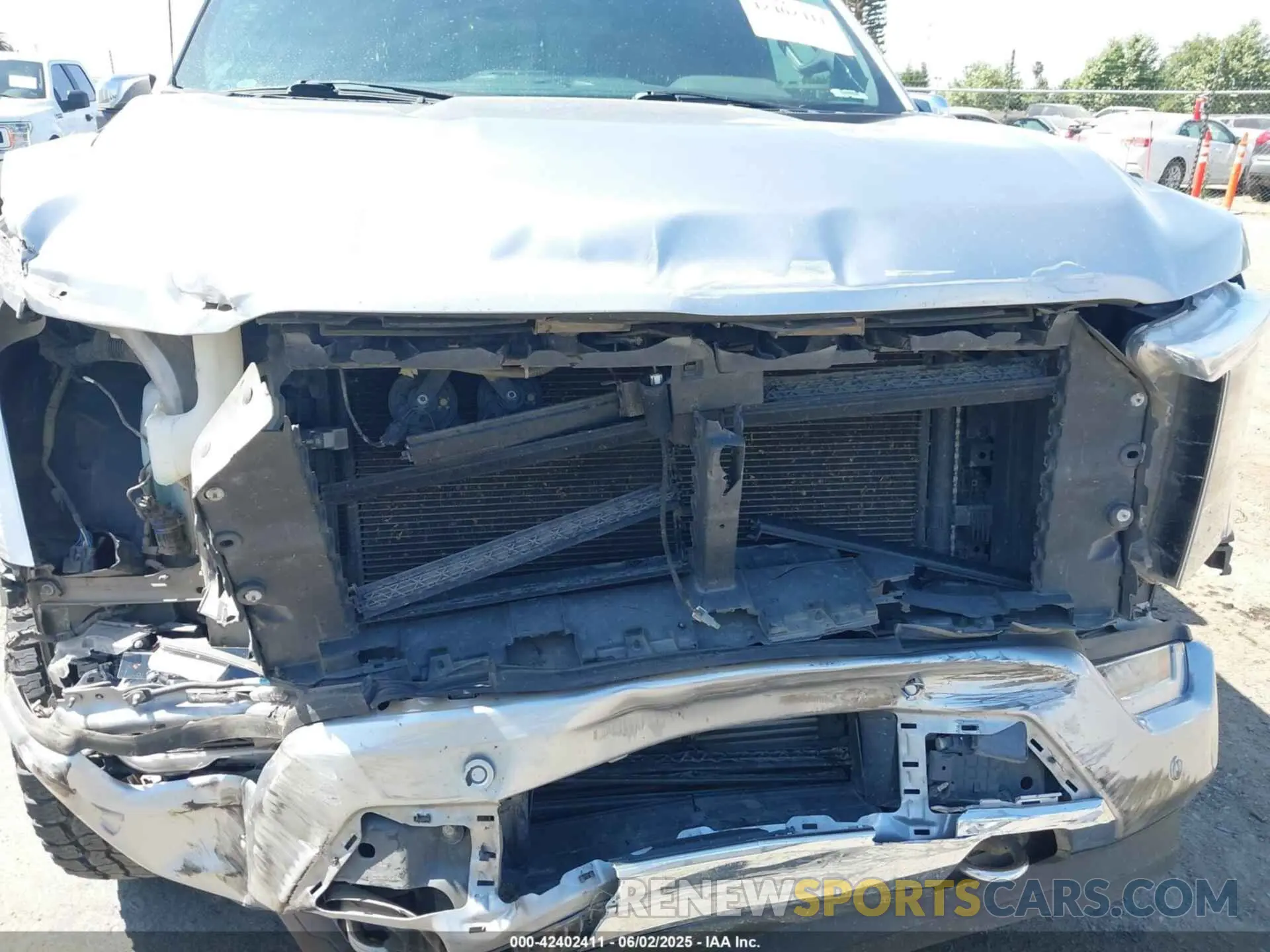 10 Photograph of a damaged car 1FTFW1E81MFA28258 FORD F-150 2021