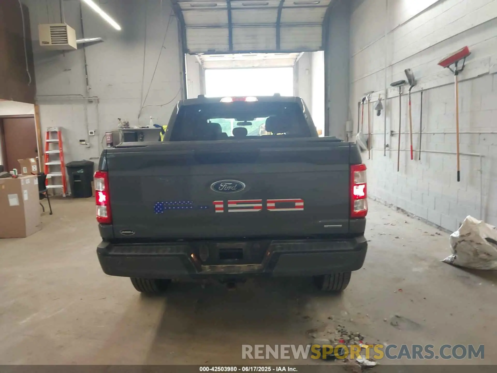 16 Photograph of a damaged car 1FTFW1E83MFB59580 FORD F-150 2021