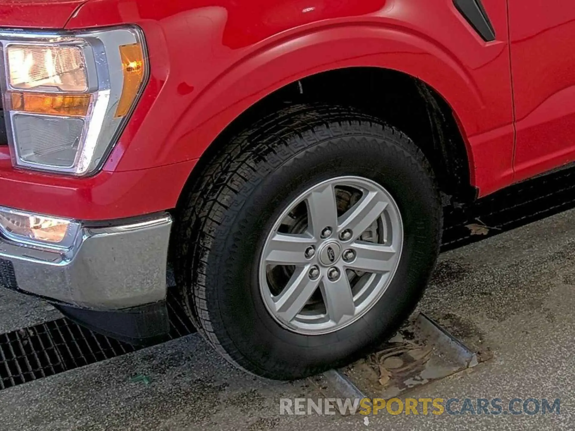 9 Photograph of a damaged car 1FTFW1E83MKE96113 FORD F-150 2021