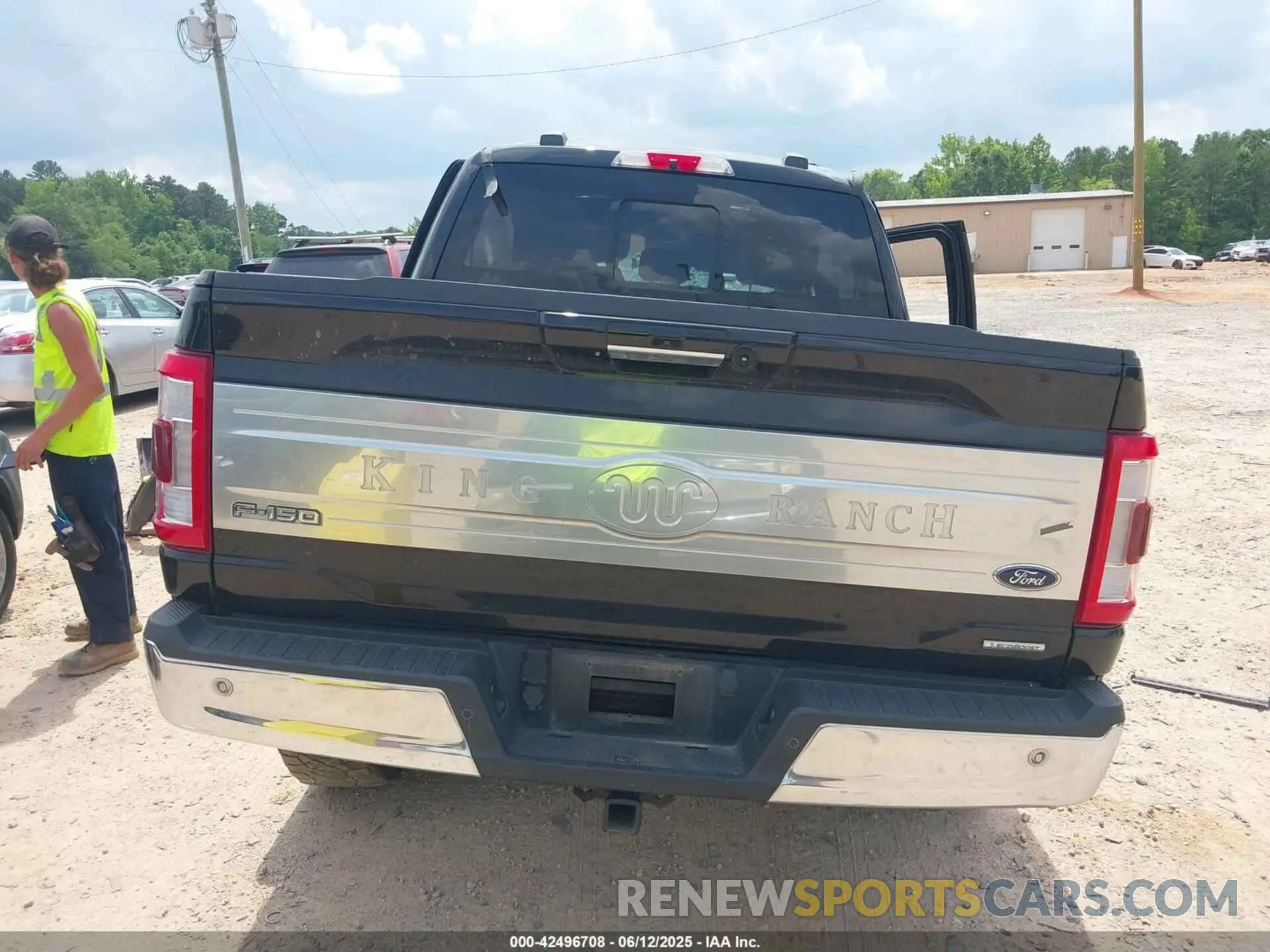 15 Photograph of a damaged car 1FTFW1E84MFC84796 FORD F-150 2021