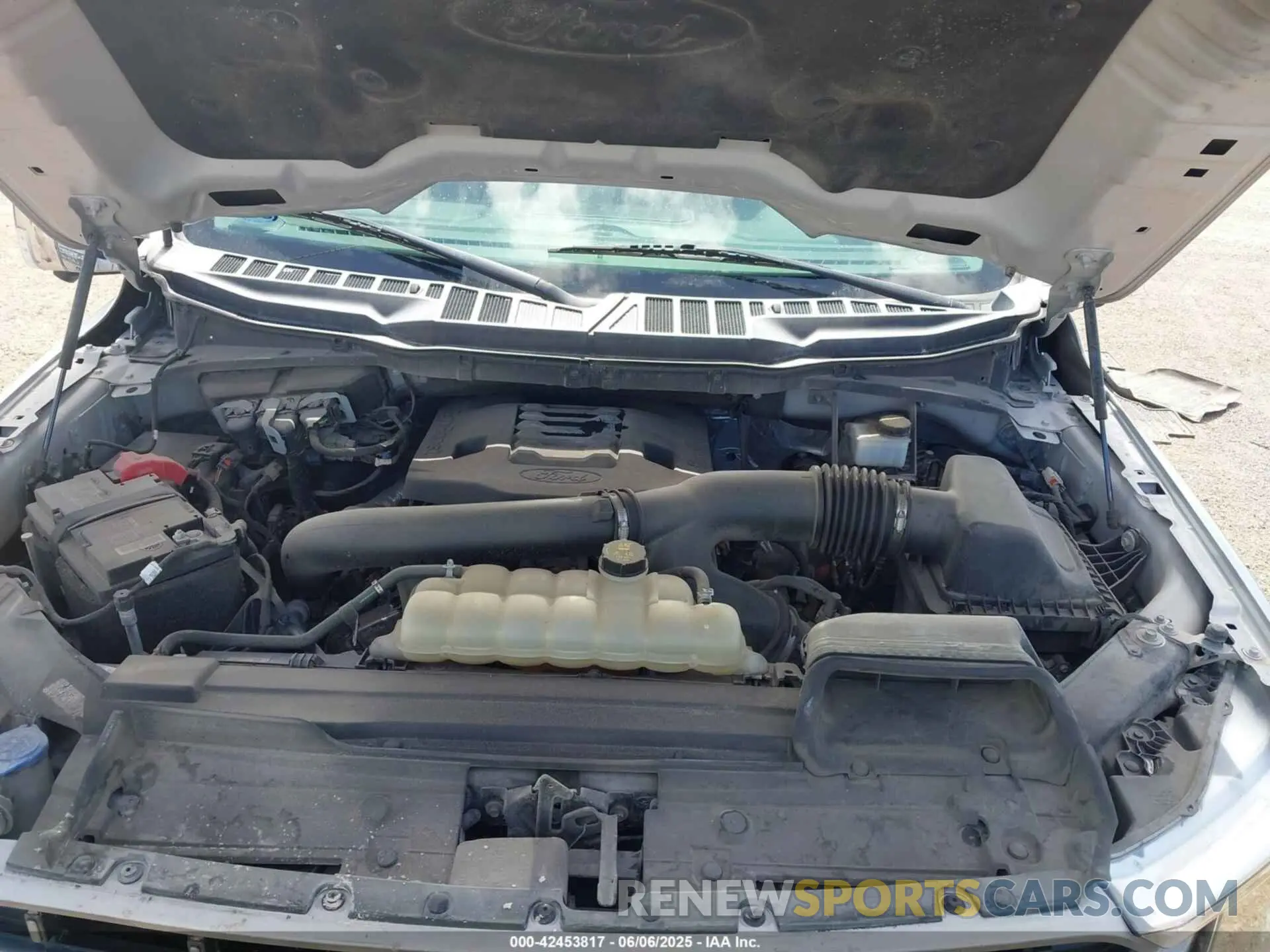 10 Photograph of a damaged car 1FTFW1E84MKE53352 FORD F-150 2021