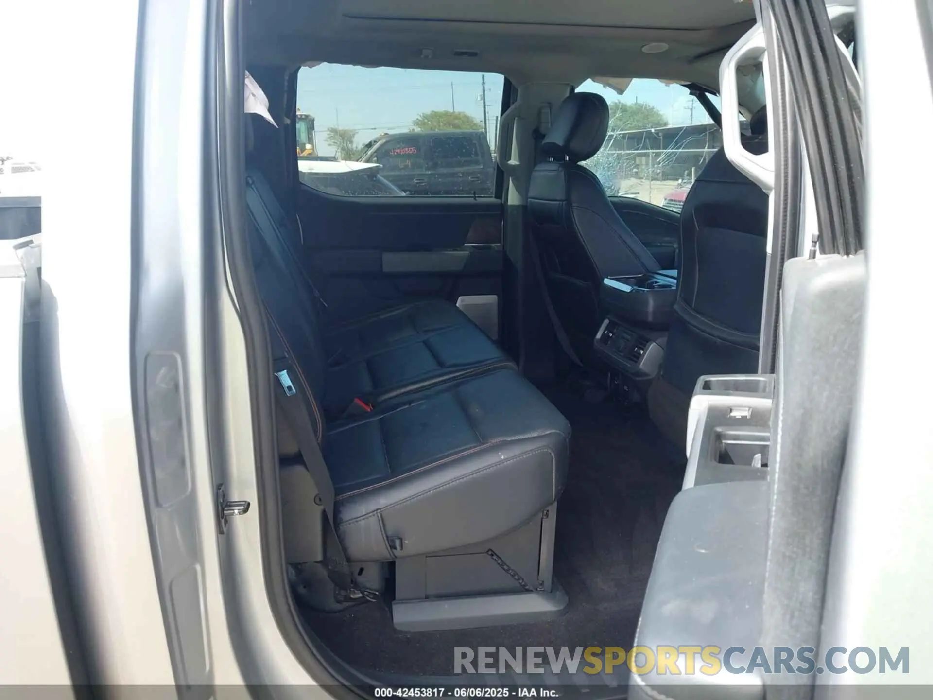 8 Photograph of a damaged car 1FTFW1E84MKE53352 FORD F-150 2021
