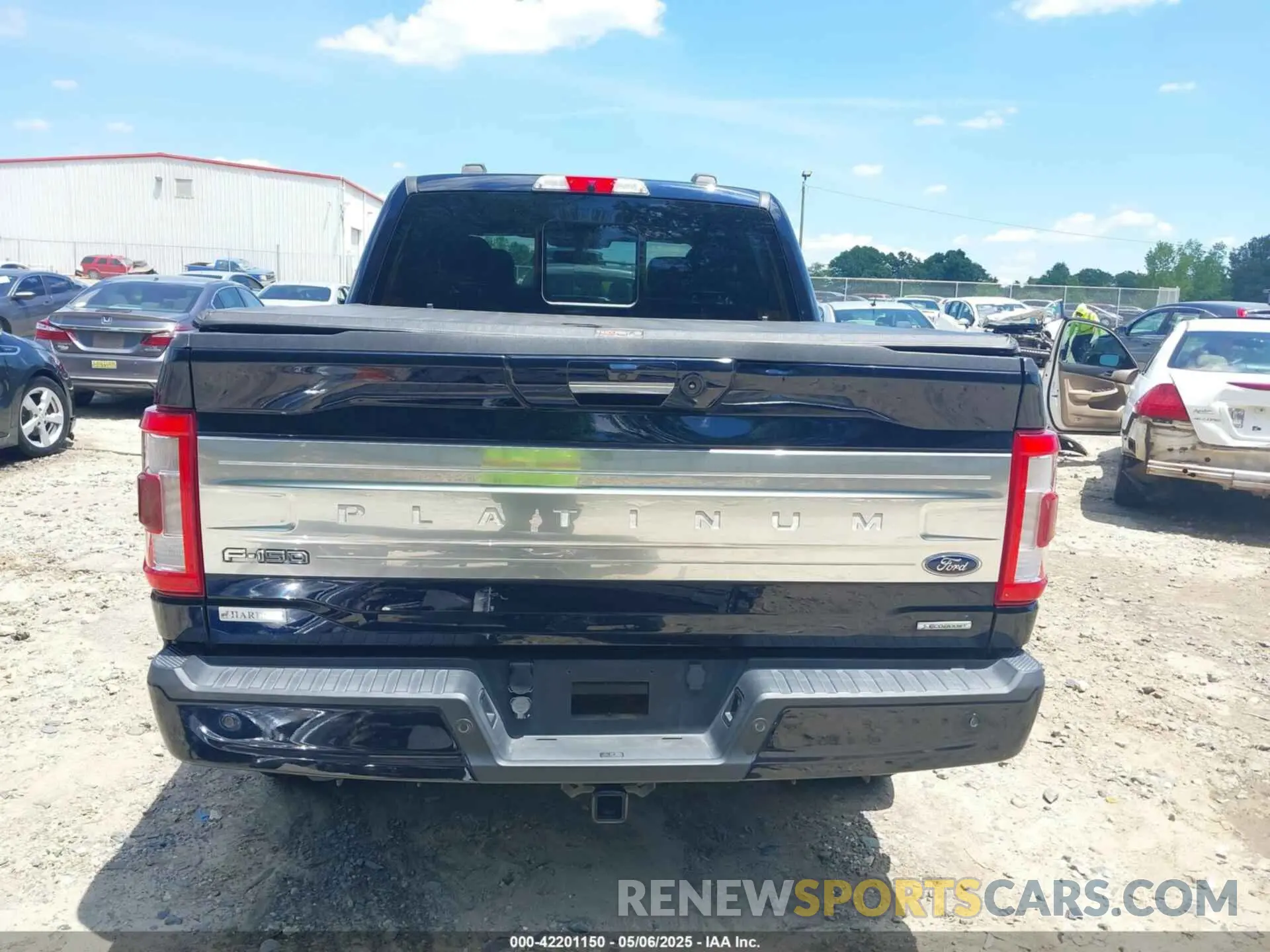 17 Photograph of a damaged car 1FTFW1E85MFB91107 FORD F-150 2021
