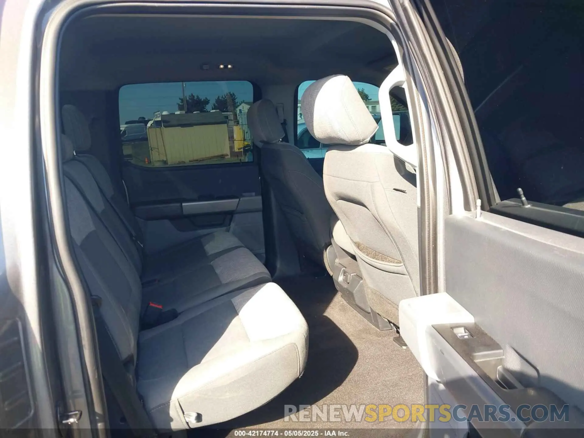 8 Photograph of a damaged car 1FTFW1E86MKD57397 FORD F-150 2021