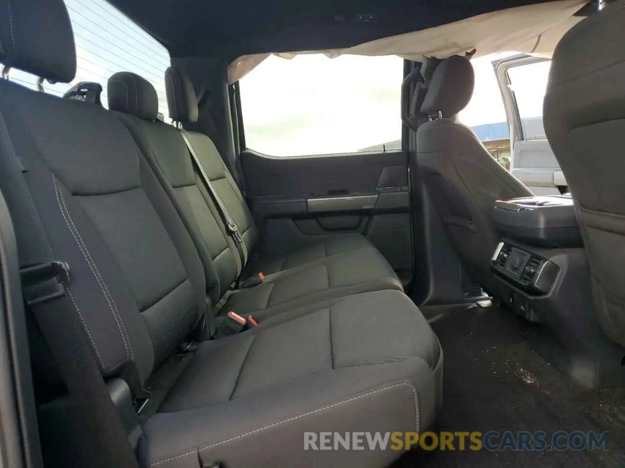 11 Photograph of a damaged car 1FTFW1E87MFB91416 FORD F-150 2021
