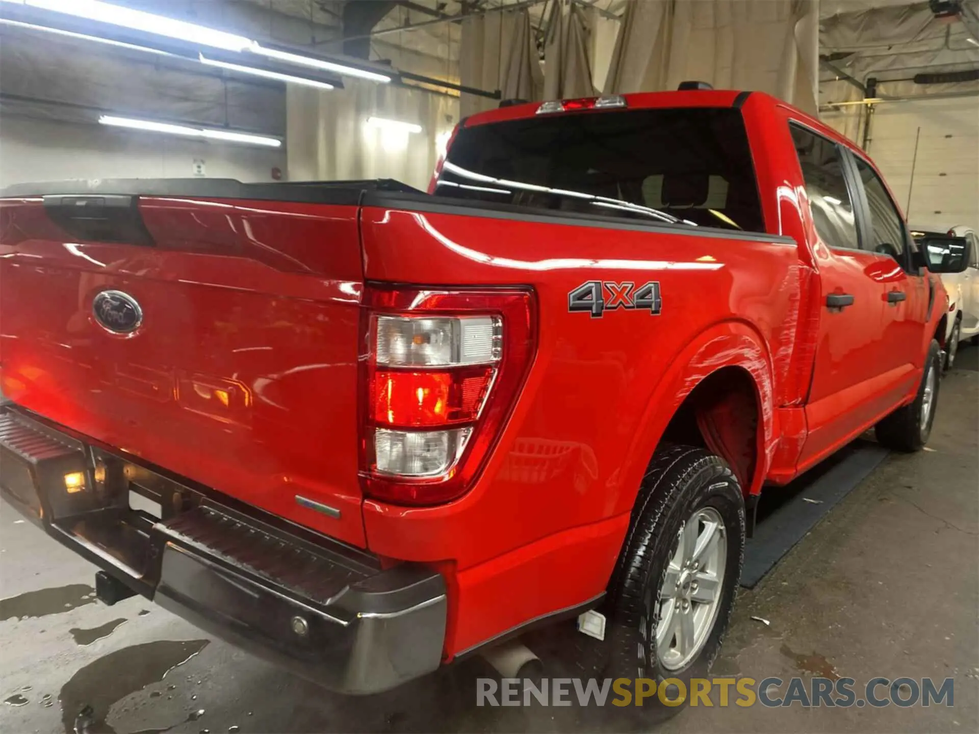 10 Photograph of a damaged car 1FTFW1E89MKE96133 FORD F-150 2021