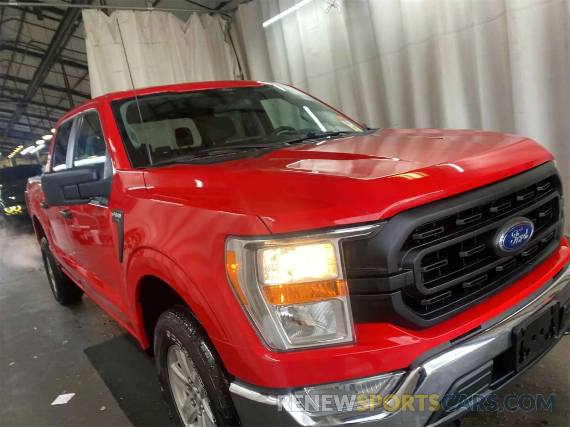 29 Photograph of a damaged car 1FTFW1E89MKE96133 FORD F-150 2021