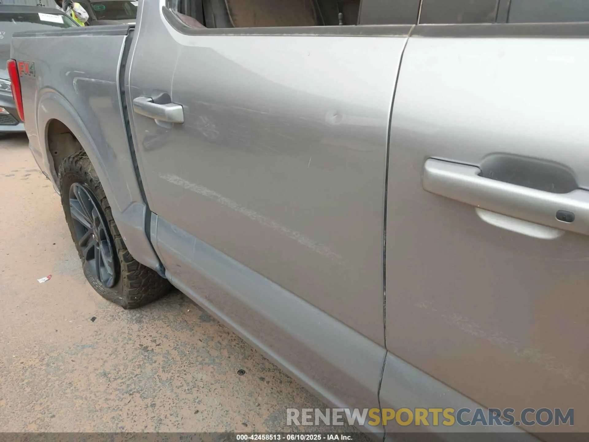 17 Photograph of a damaged car 1FTFW1ED4MFB26911 FORD F-150 2021
