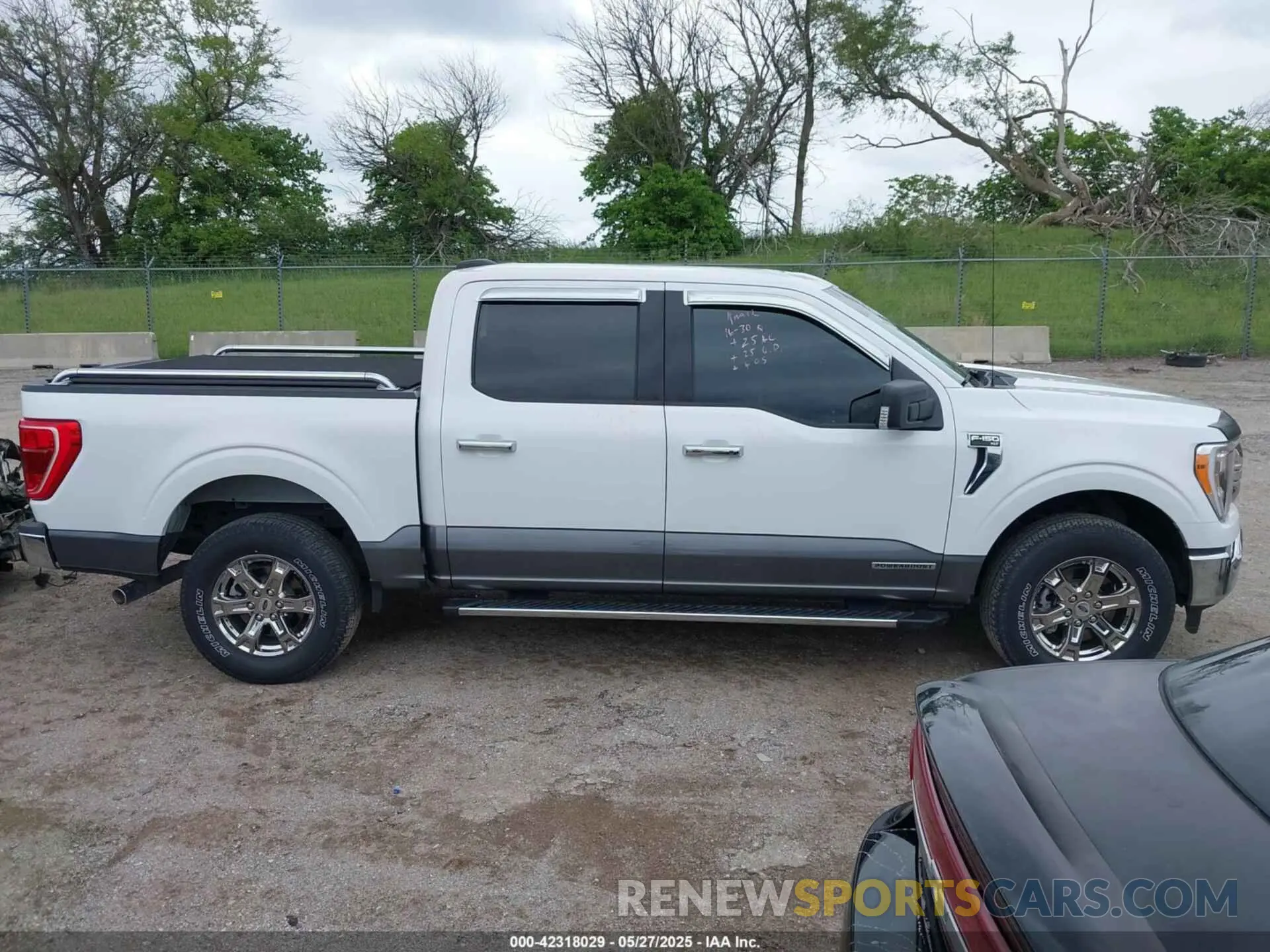 13 Photograph of a damaged car 1FTFW1ED7MFB36946 FORD F-150 2021