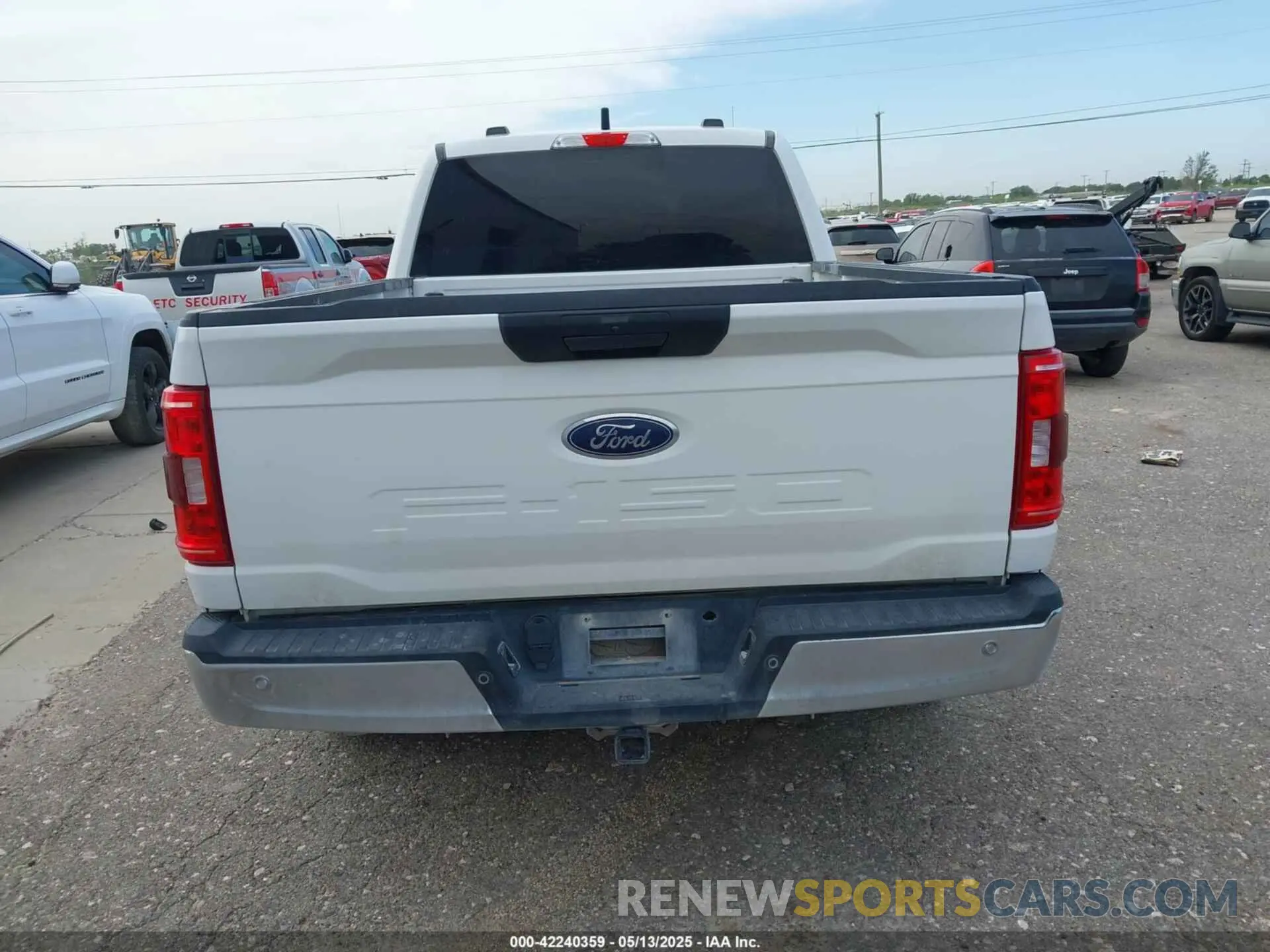 16 Photograph of a damaged car 1FTFX1E50MFB29732 FORD F-150 2021